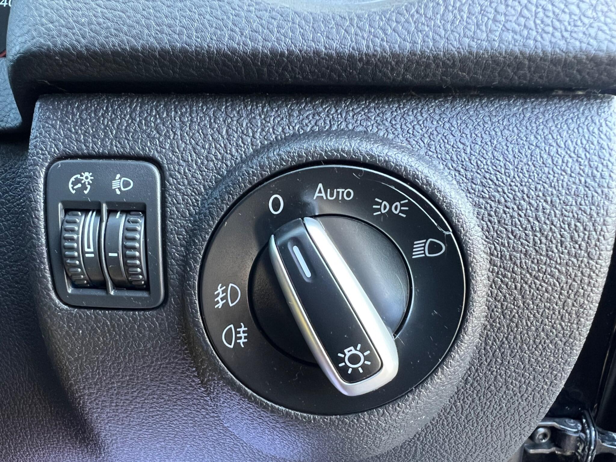 Volkswagen Tiguan - Image 25