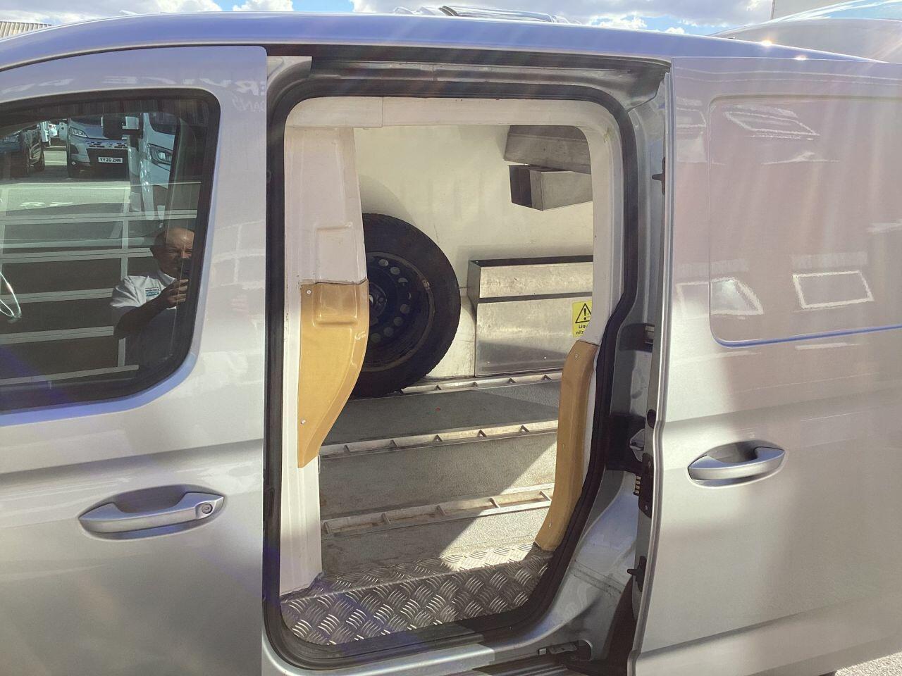 Volkswagen Caddy - Image 15
