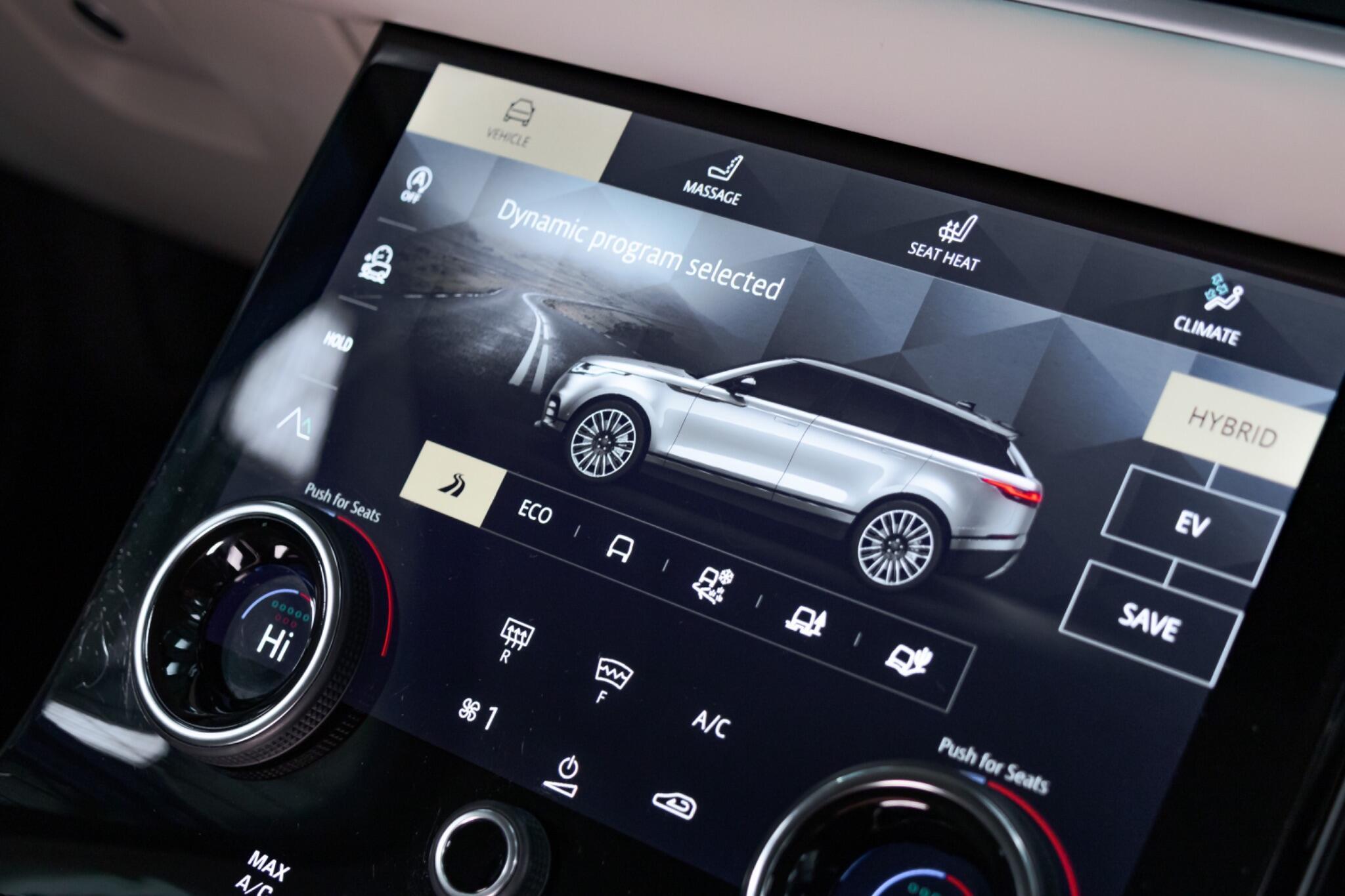 Land Rover Range Rover Velar - Image 40