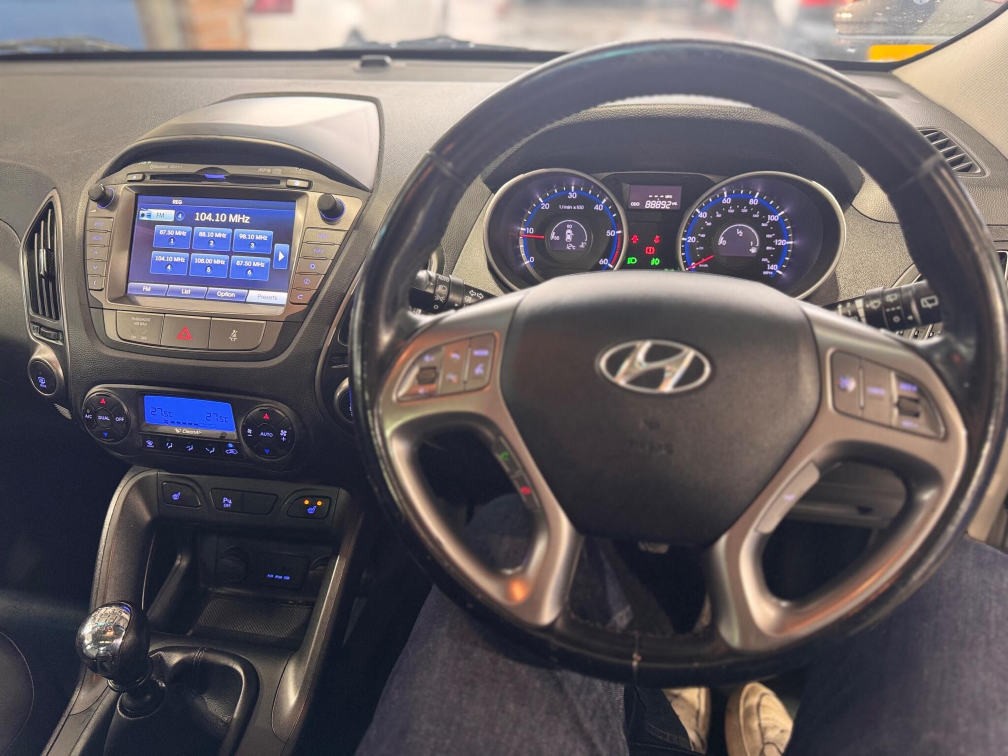 Hyundai ix35 - Image 25