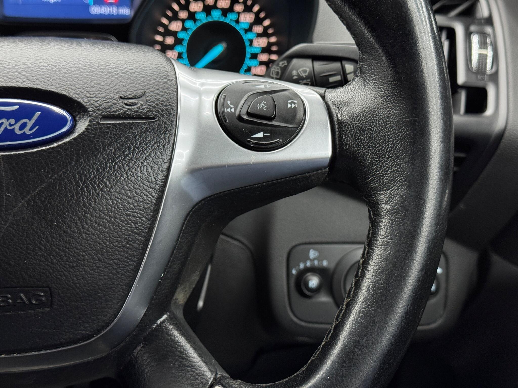 Ford Kuga - Image 20