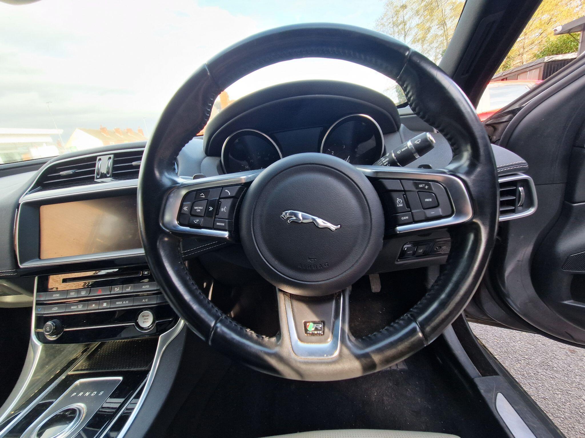 Jaguar XE - Image 45