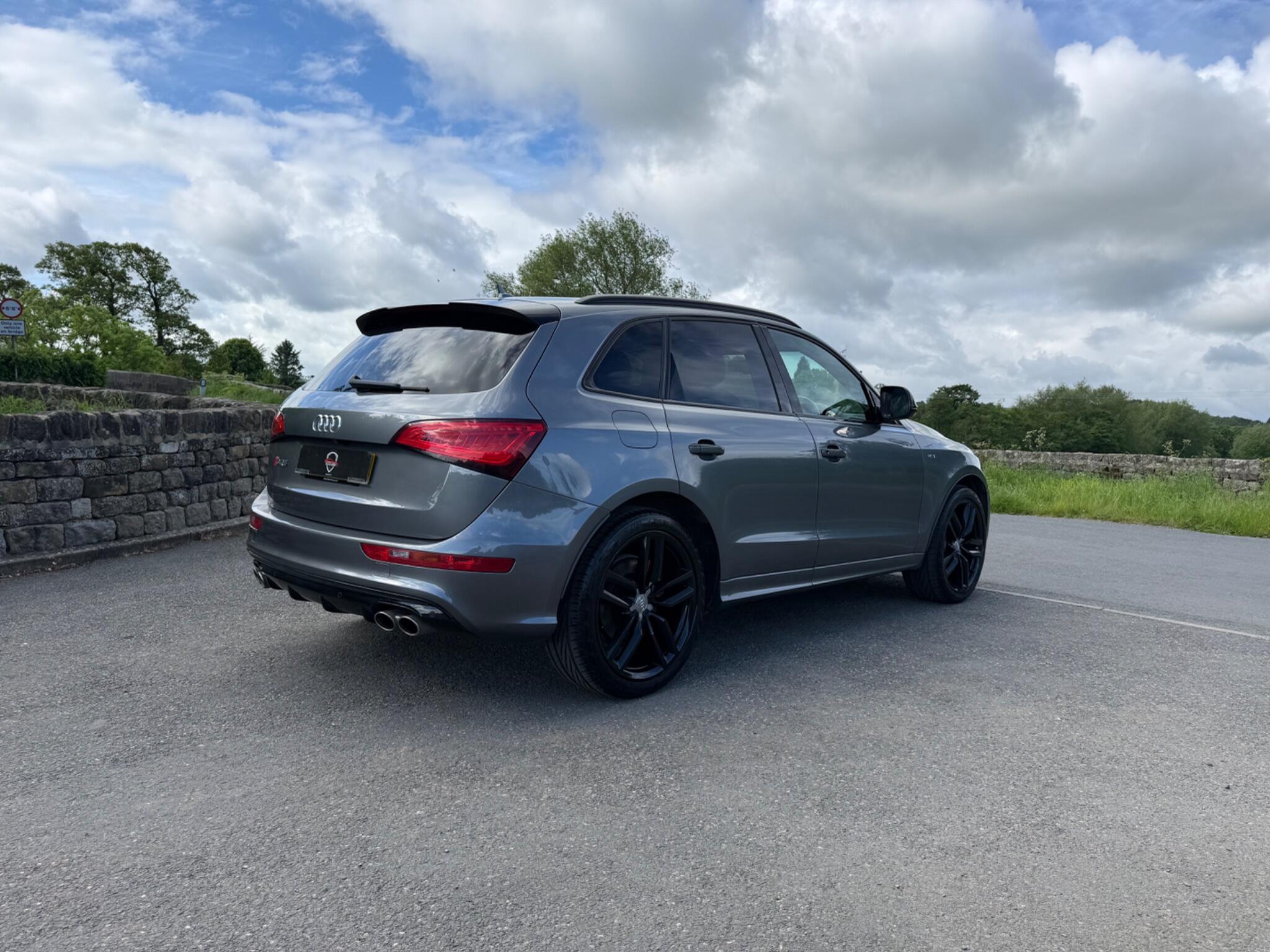 Audi SQ5 - Image 2