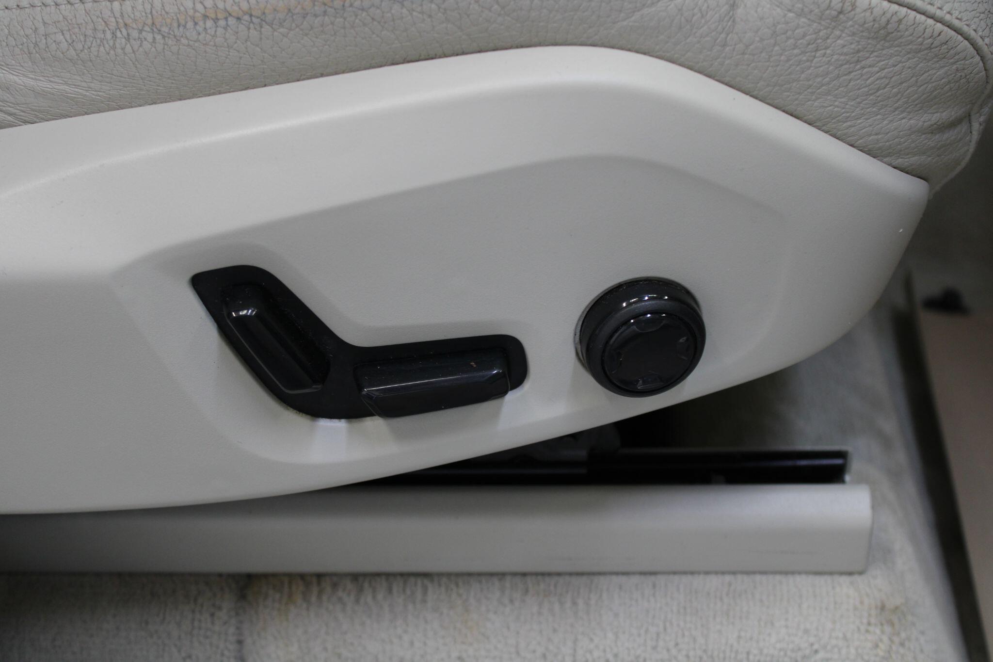 Volvo XC90 - Image 27