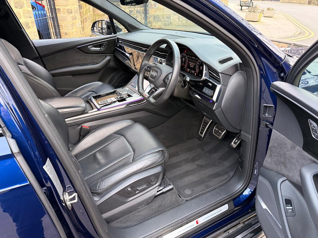 Audi Q7 - Image 41