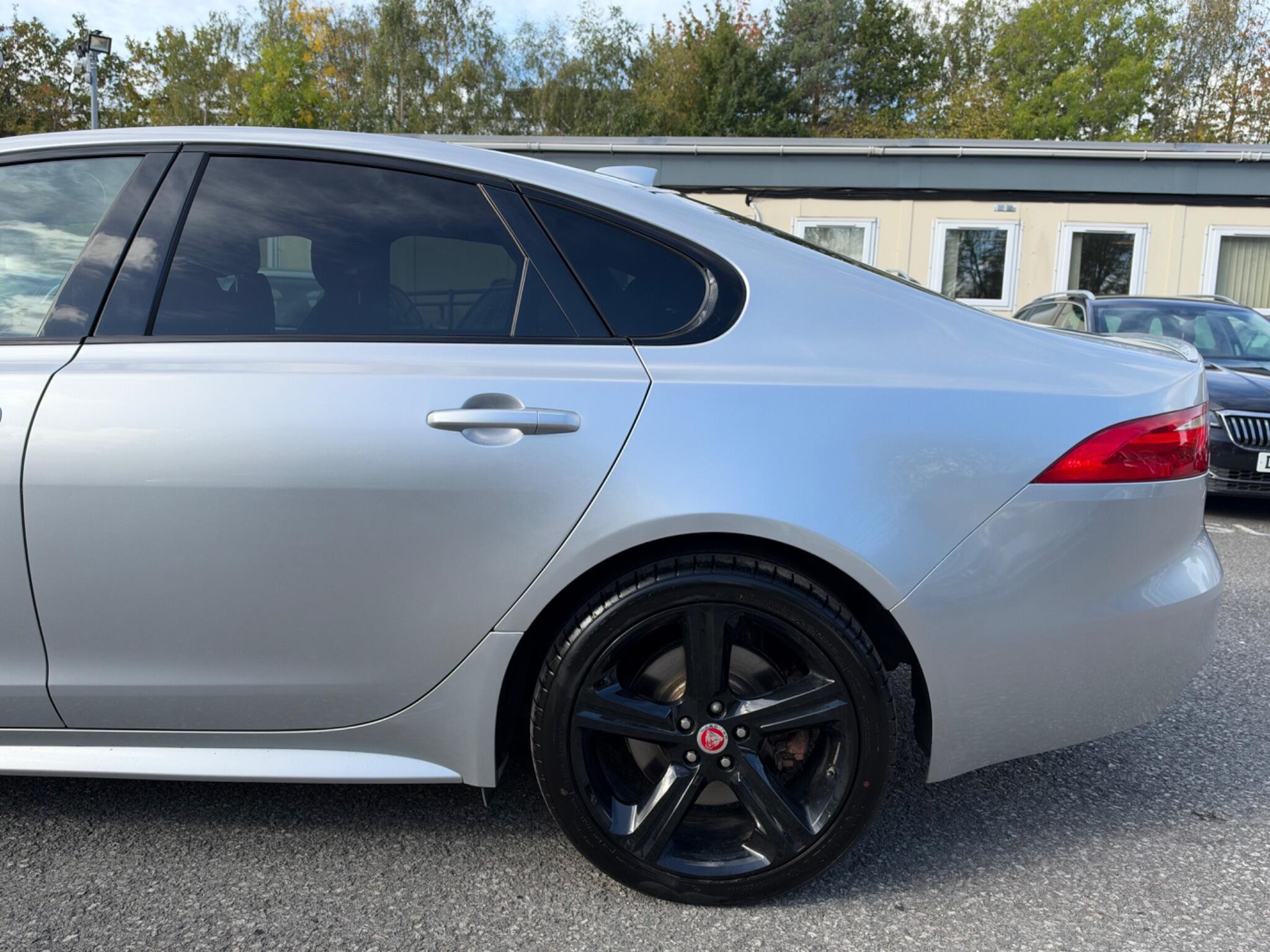 Jaguar XF - Image 7