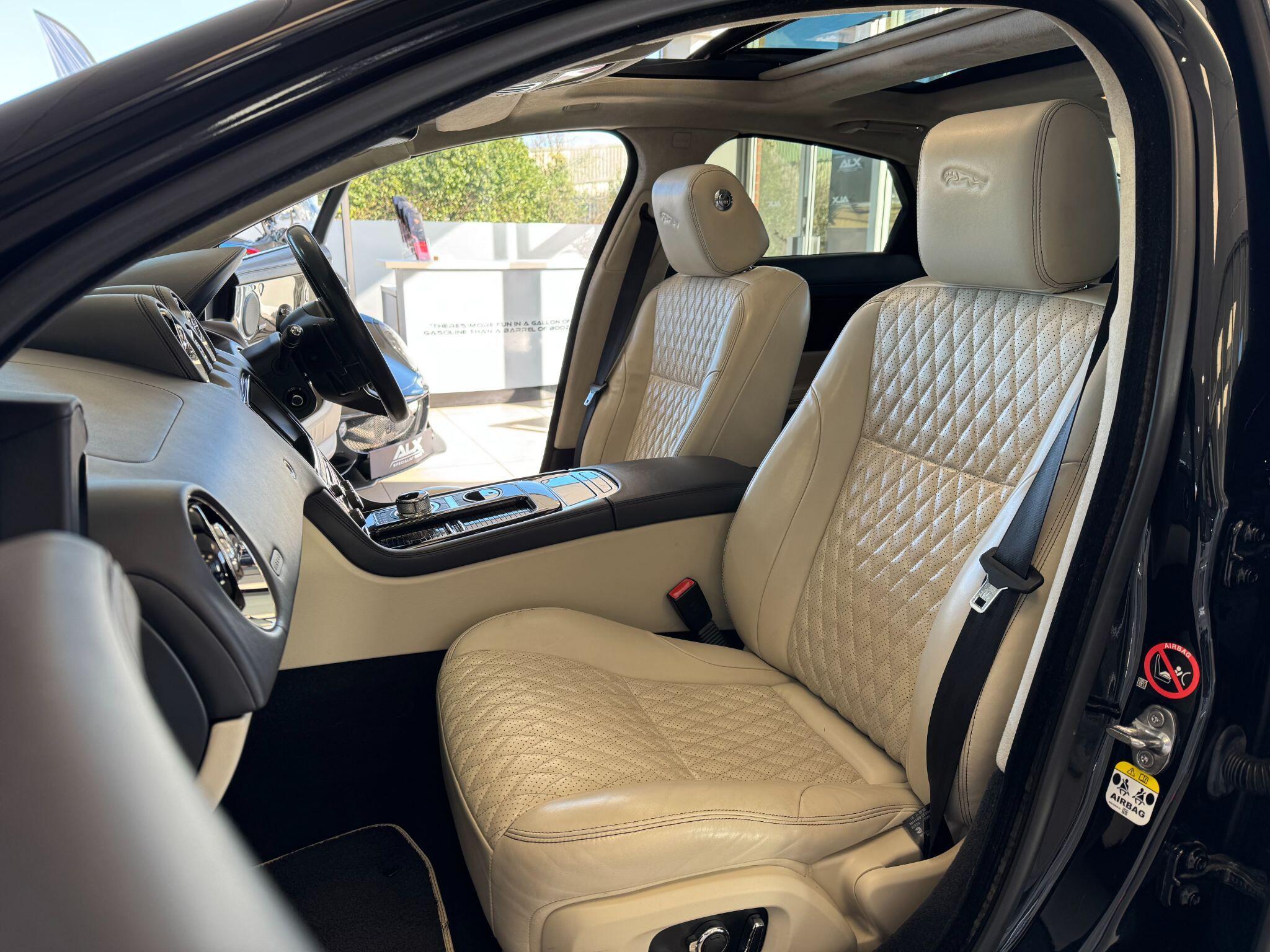 Jaguar XJ - Image 35
