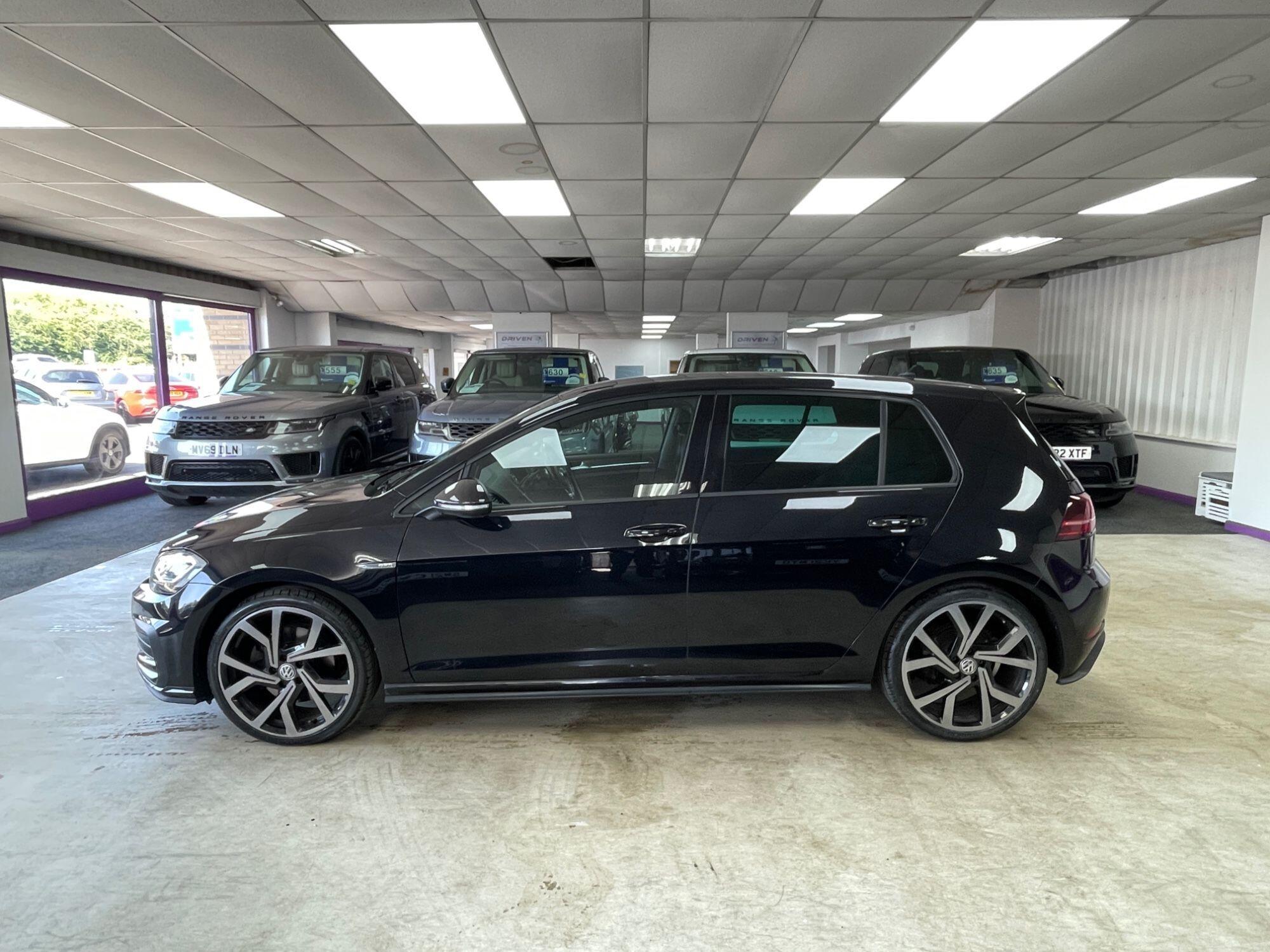 Volkswagen Golf - Image 11