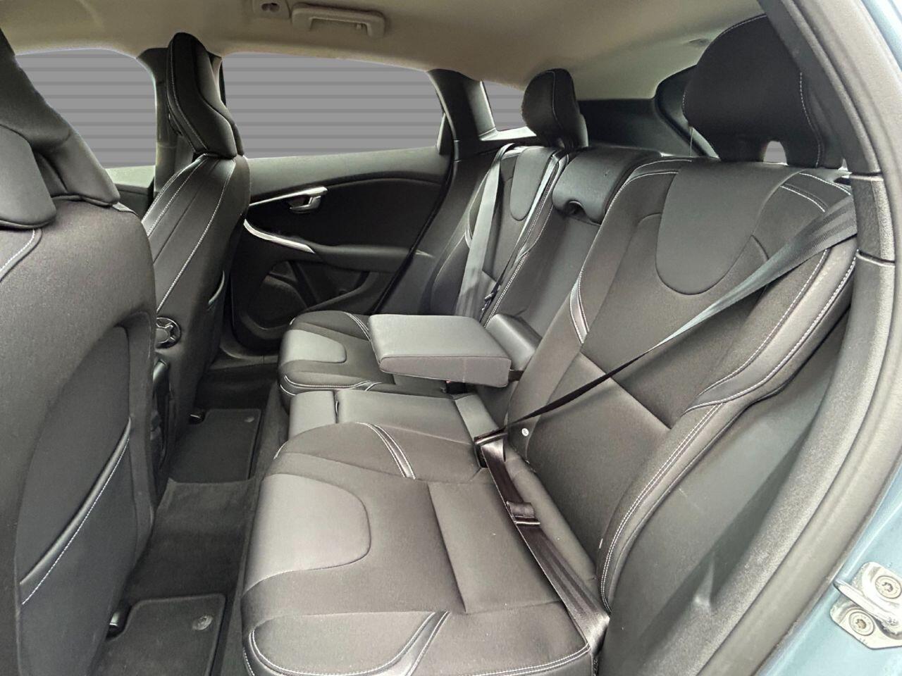 Volvo V40 - Image 16