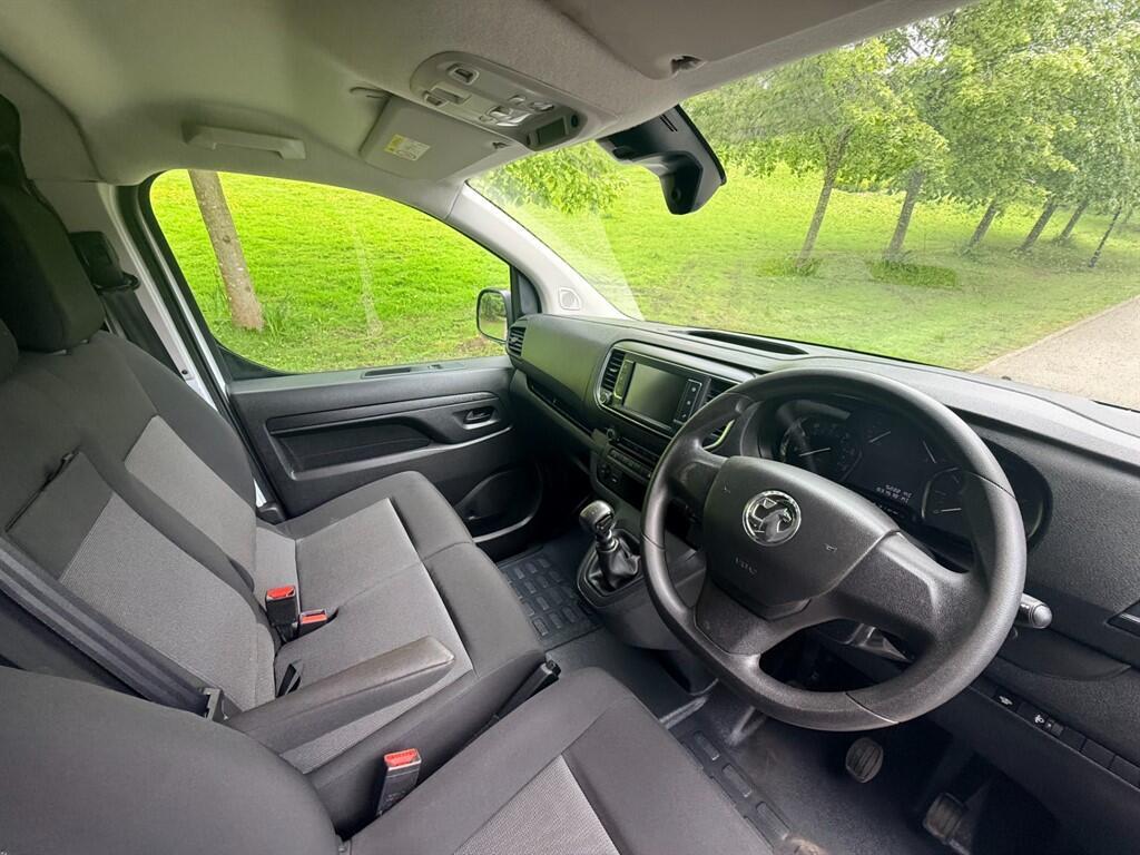 Vauxhall Vivaro - Image 20