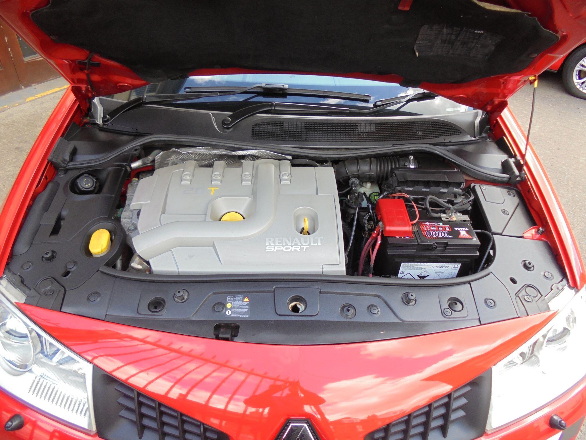 Renault Megane - Image 13