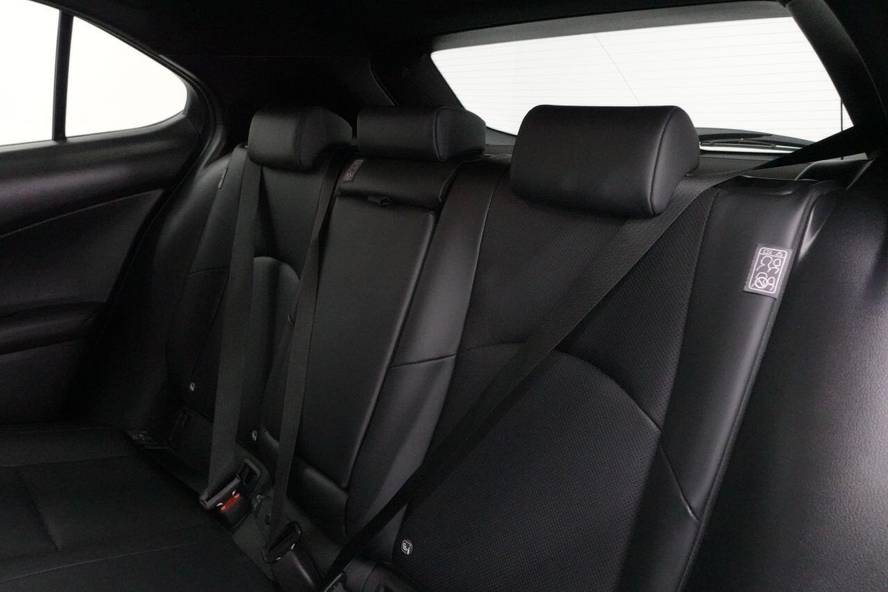 Lexus UX - Image 15