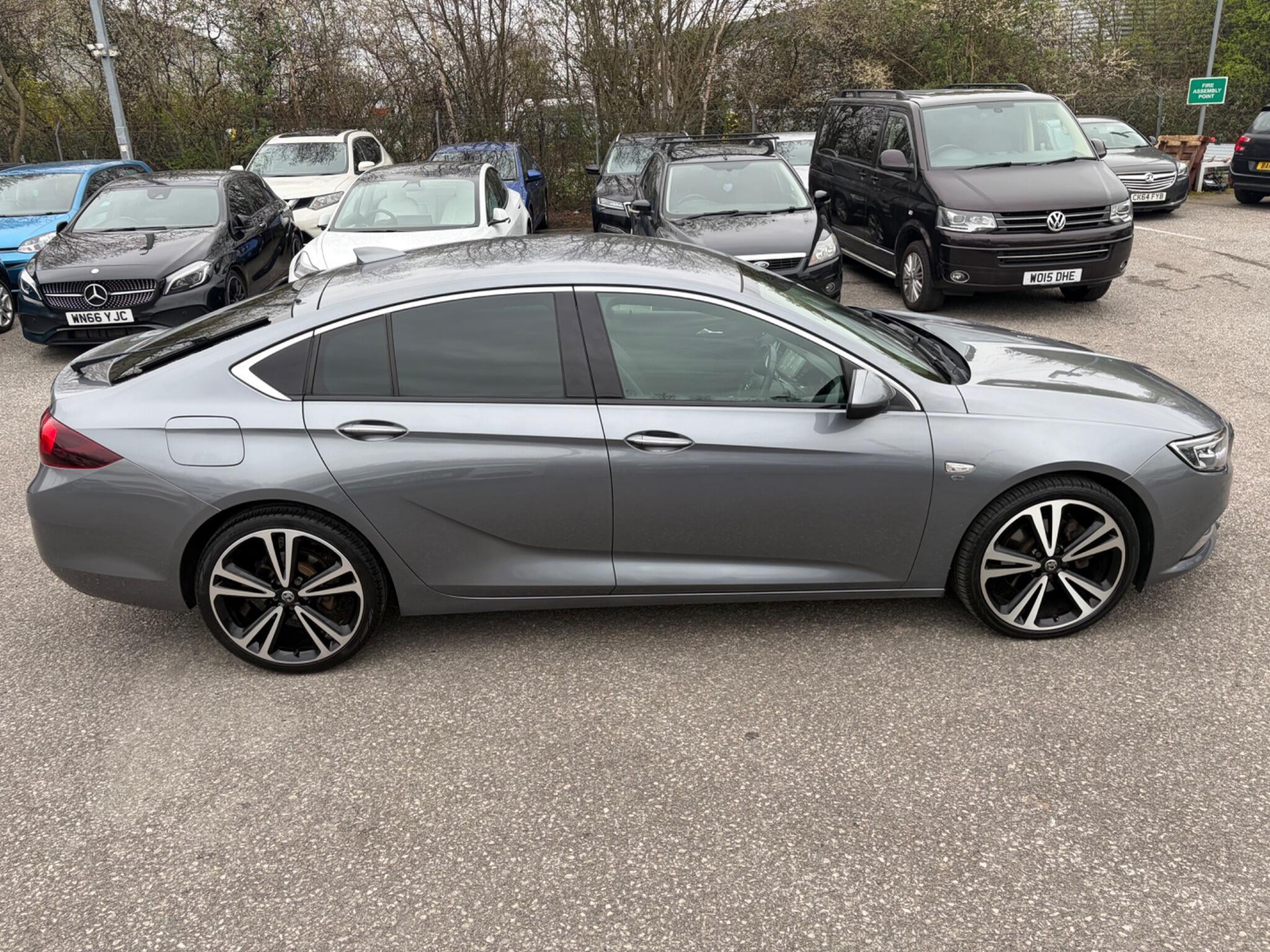 Vauxhall Insignia - Image 13