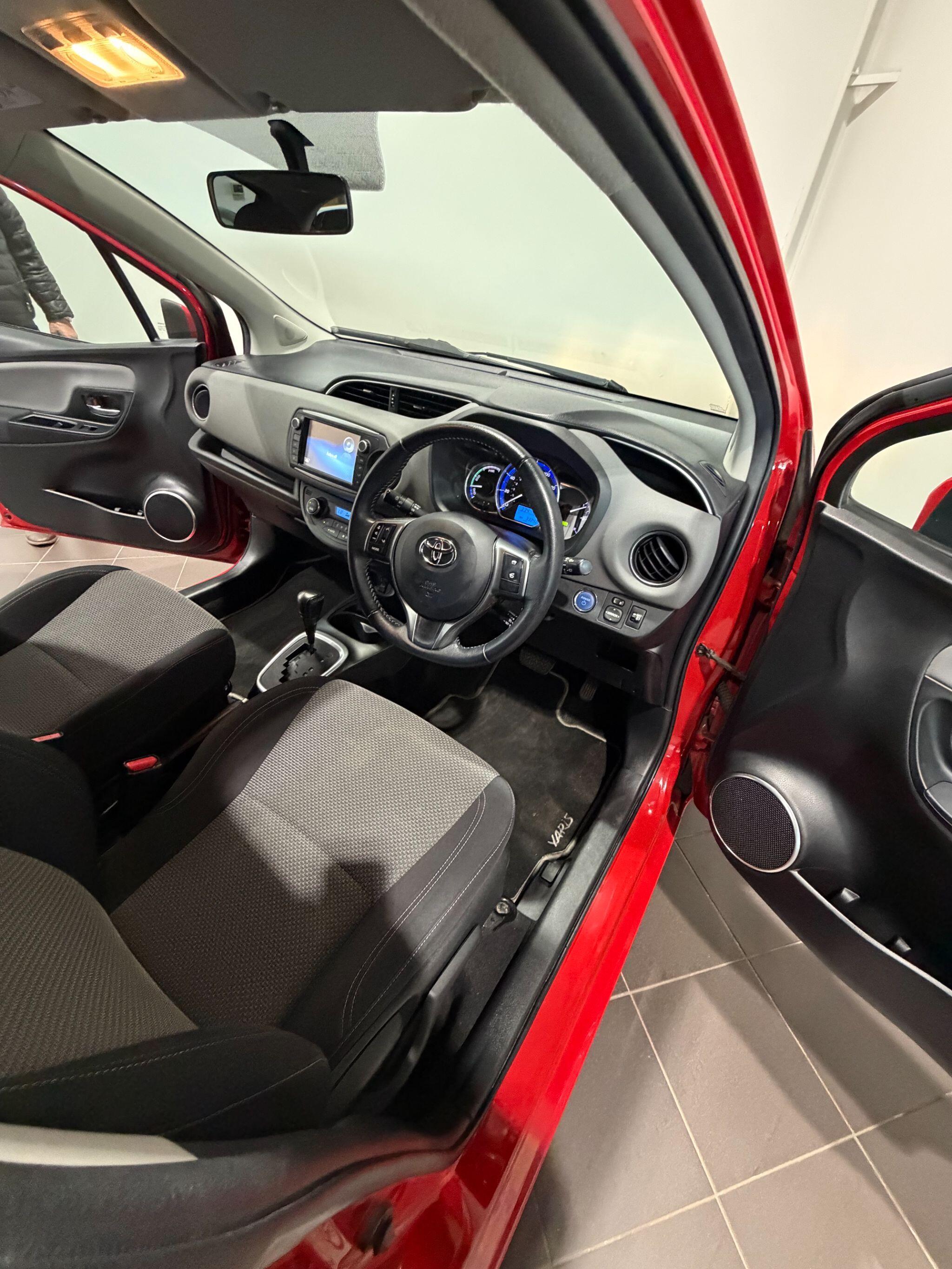 Toyota Yaris - Image 10