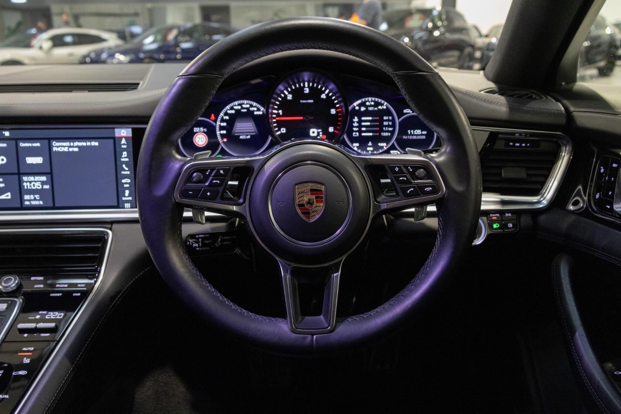 Porsche Panamera - Image 17