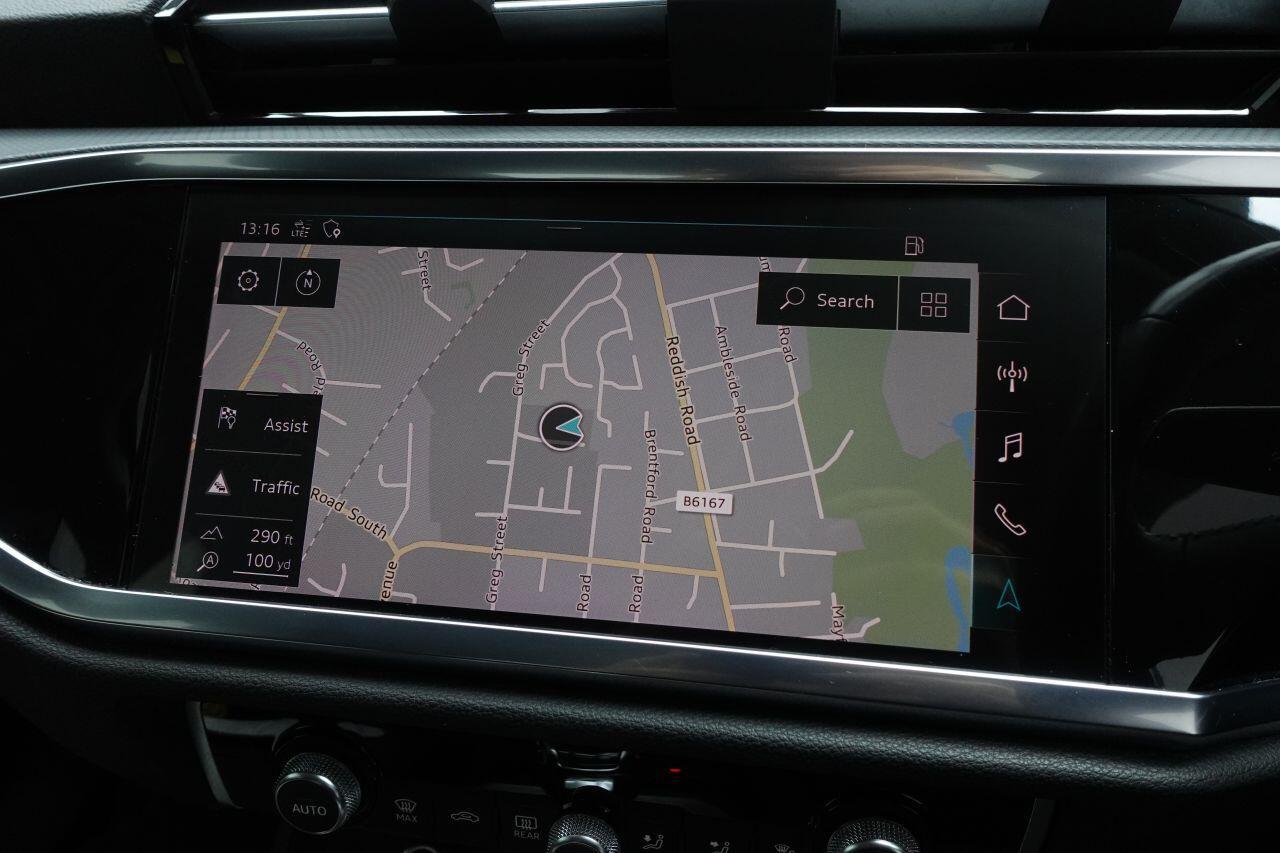 Audi Q3 - Image 2