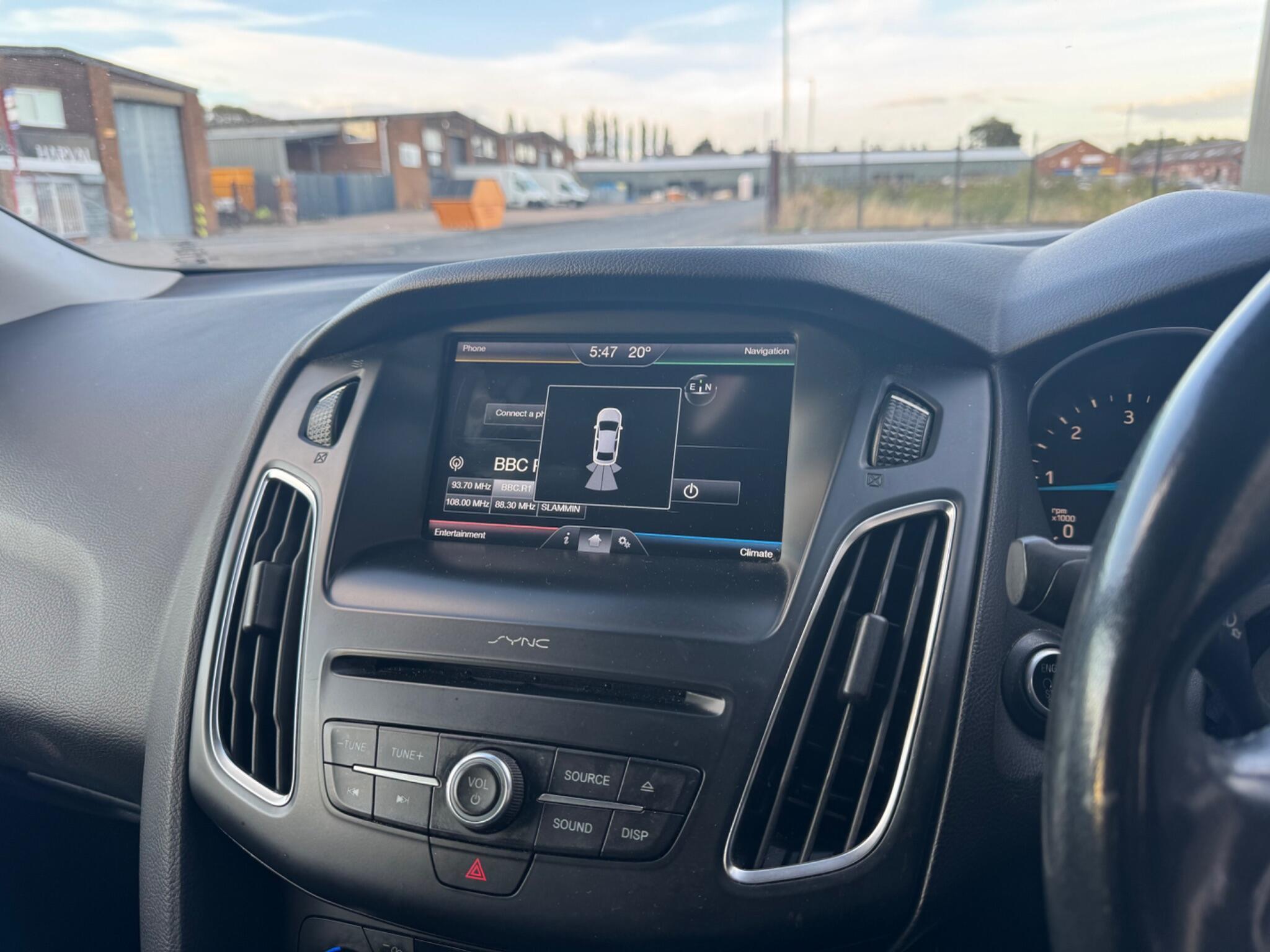 Ford Focus - Image 14