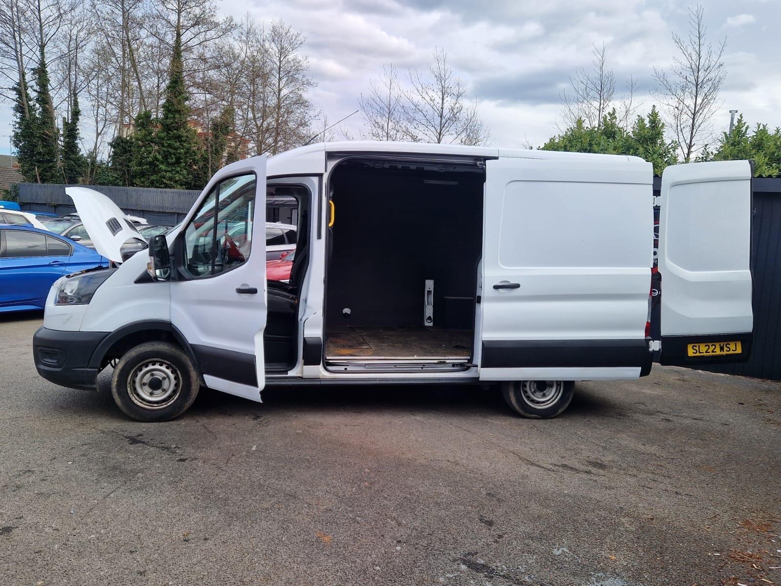 Ford Transit - Image 16