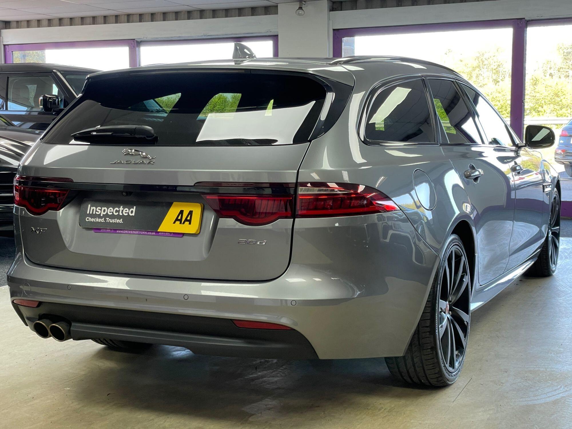 Jaguar XF - Image 11