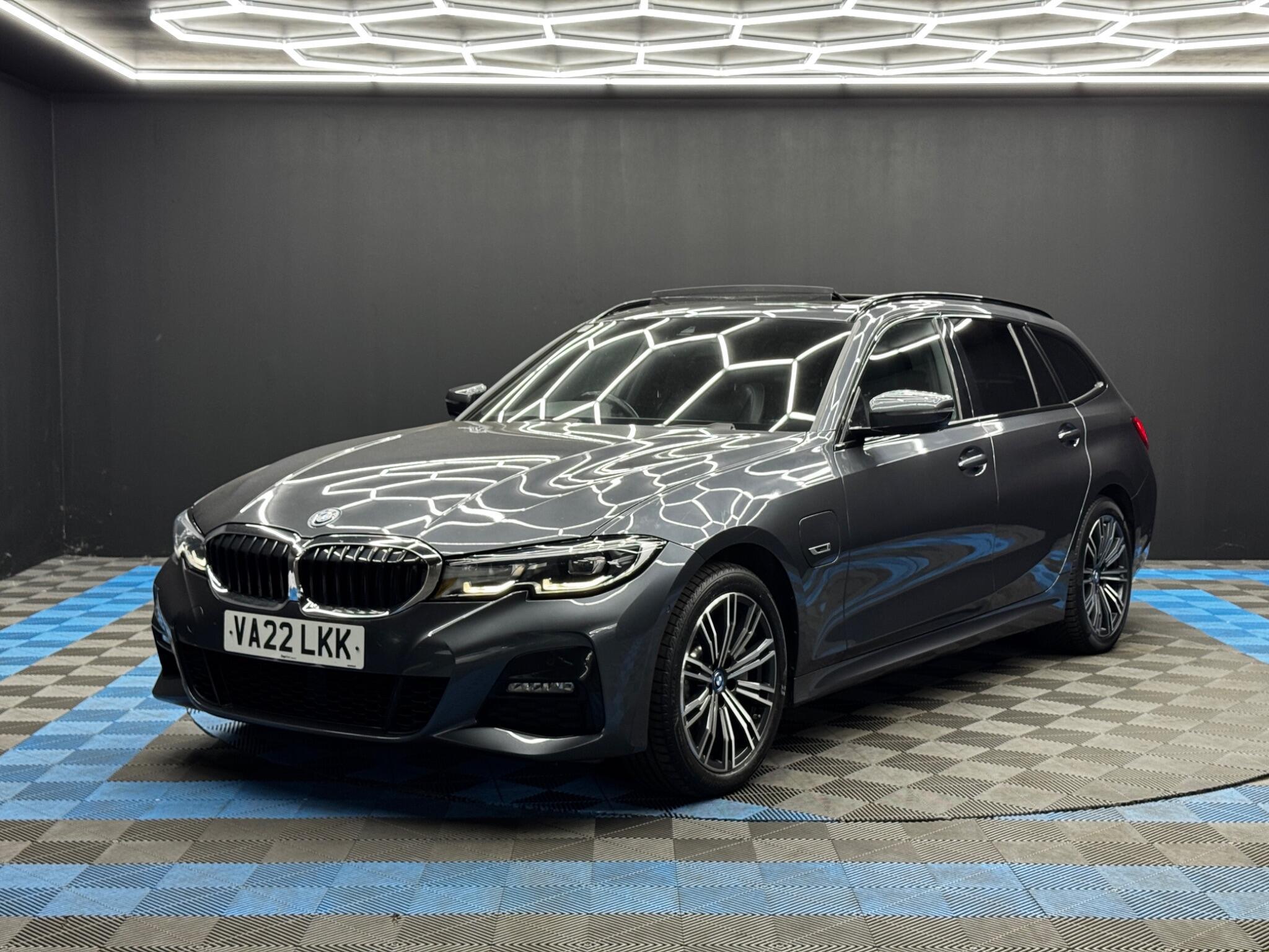 BMW 3 Series - Image 3