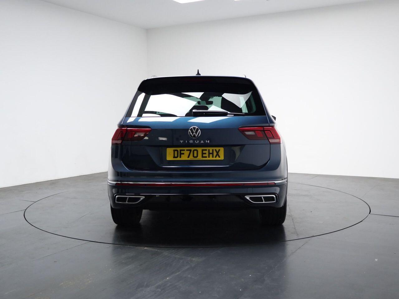 Volkswagen Tiguan - Image 11