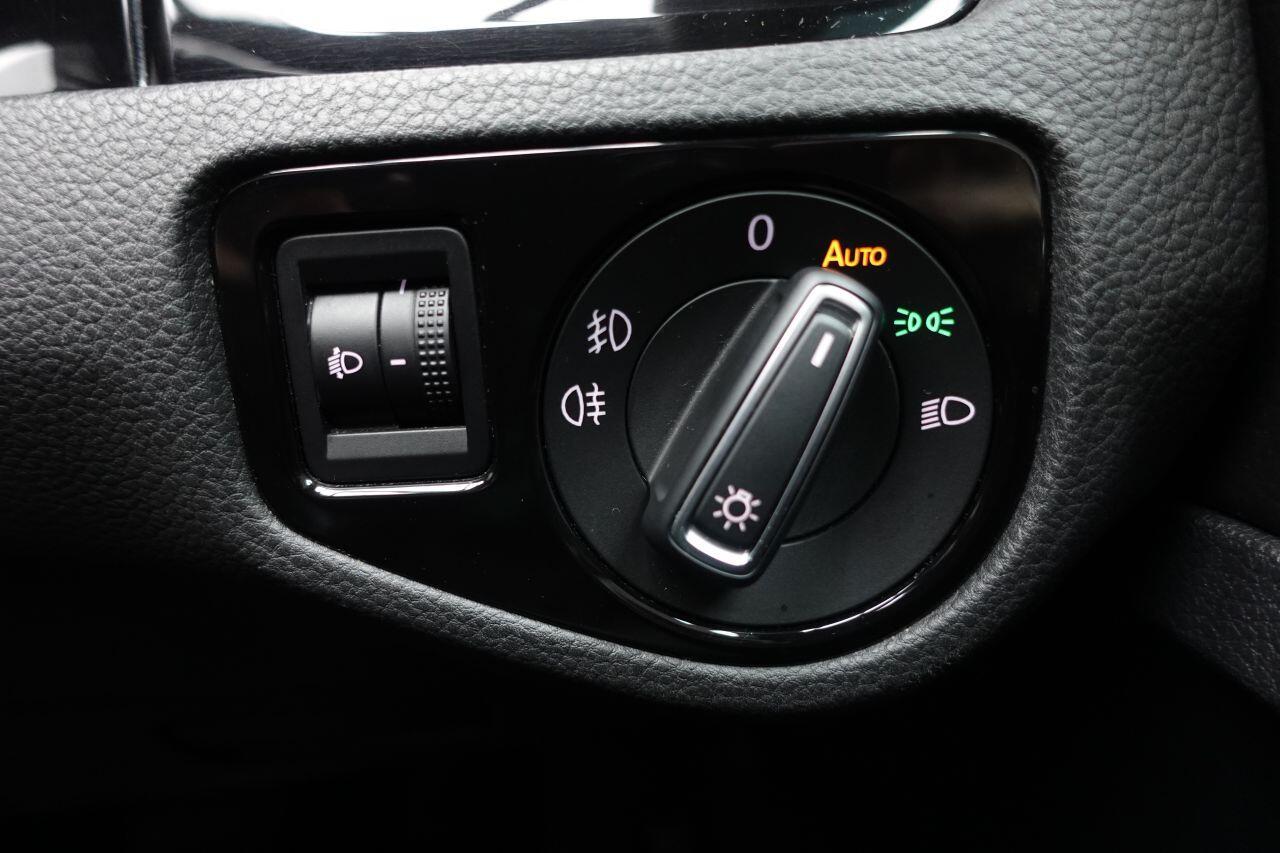 Volkswagen Golf - Image 51