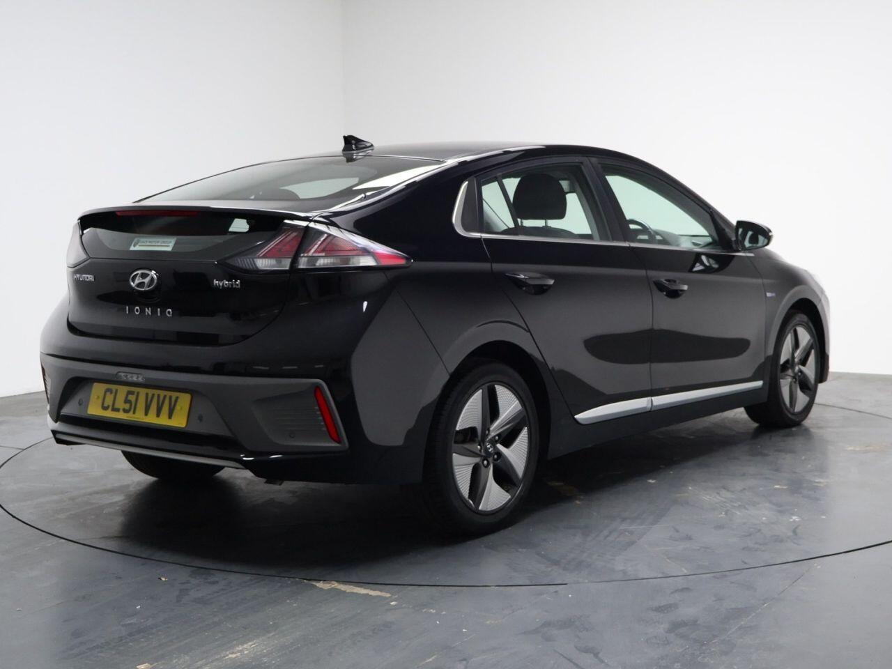Hyundai Ioniq - Image 12