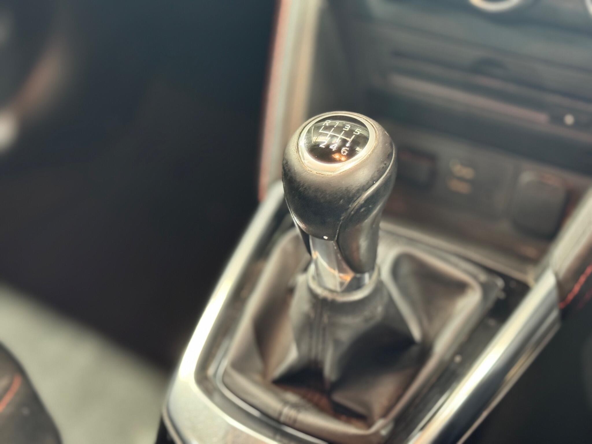 Mazda MAZDA2 - Image 15