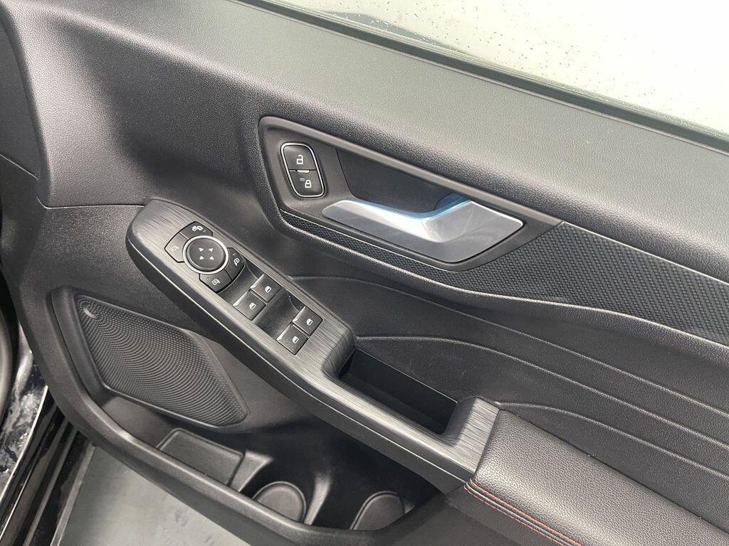 Ford Kuga - Image 28