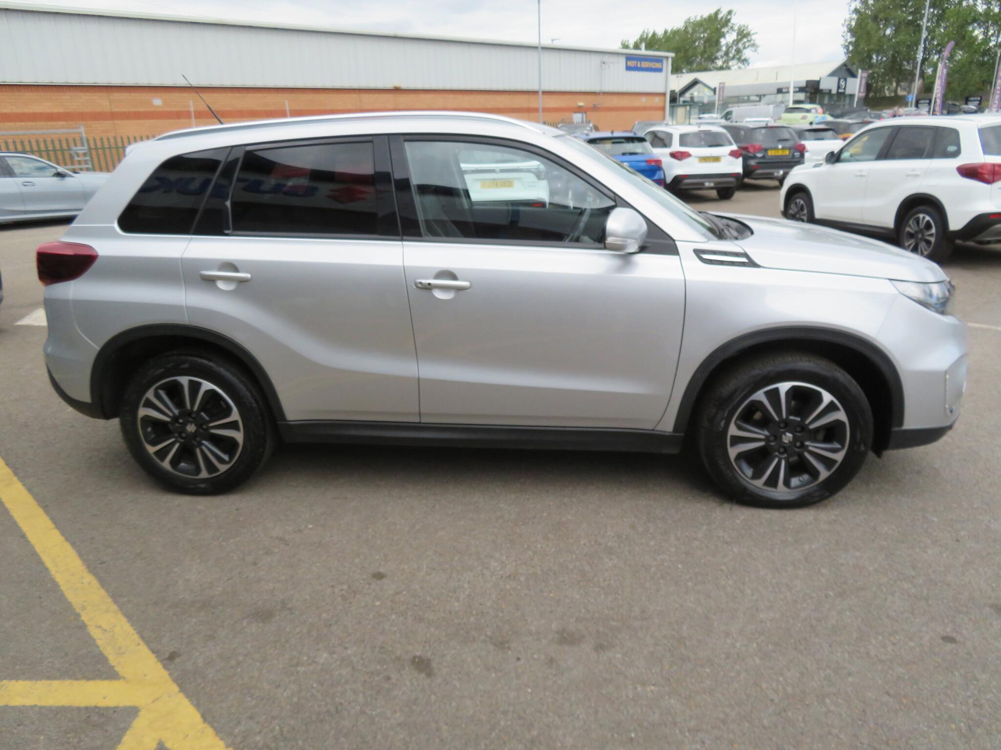 Suzuki Vitara - Image 7