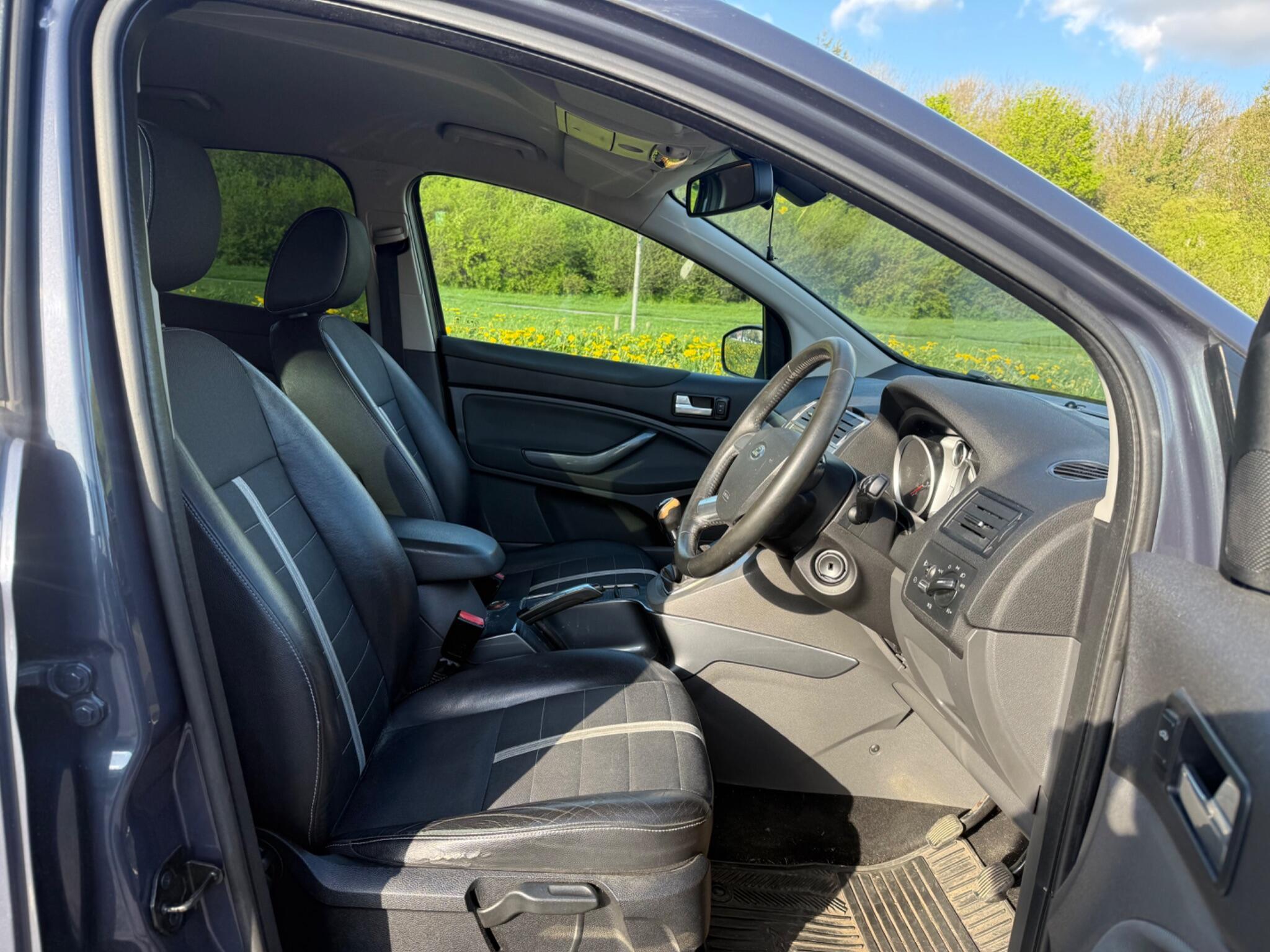 Ford Kuga - Image 10