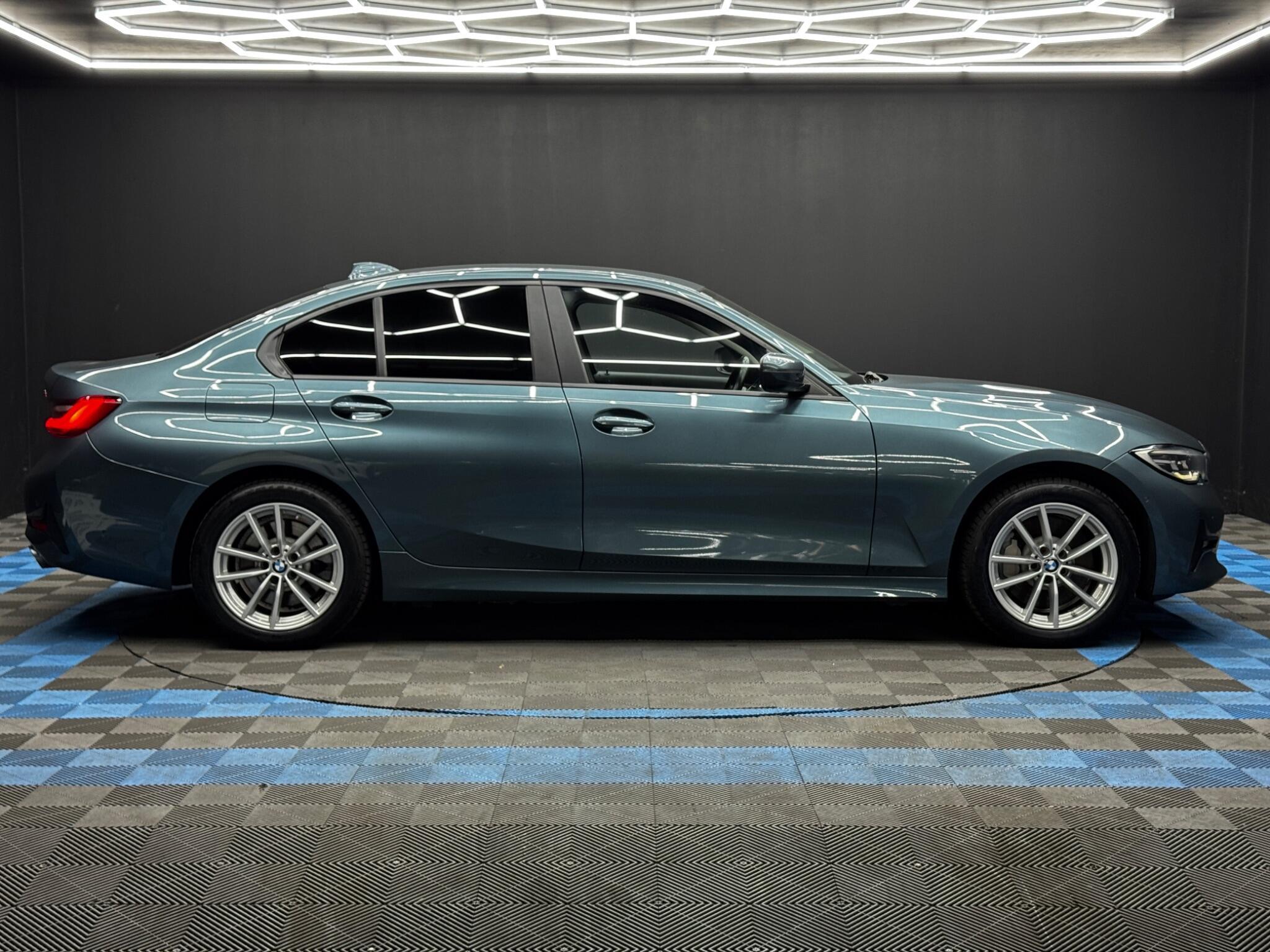 BMW 3 Series - Image 4