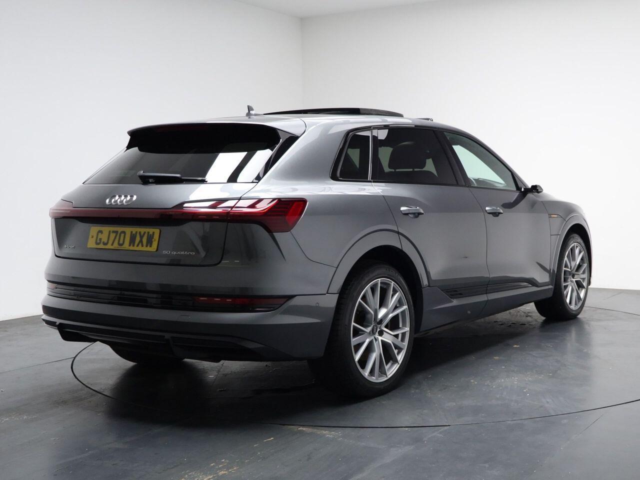 Audi E-Tron - Image 12