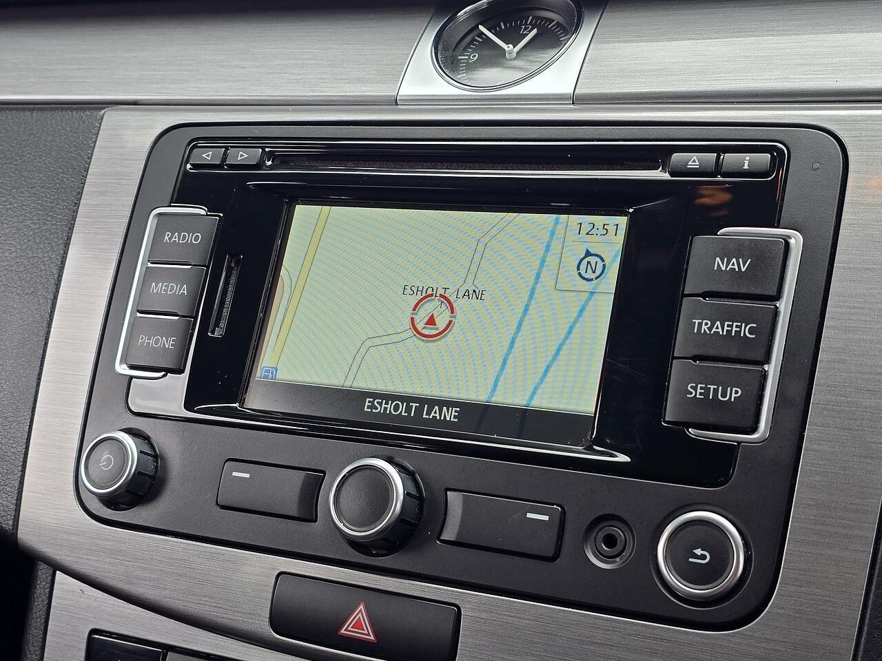 Volkswagen Passat - Image 16