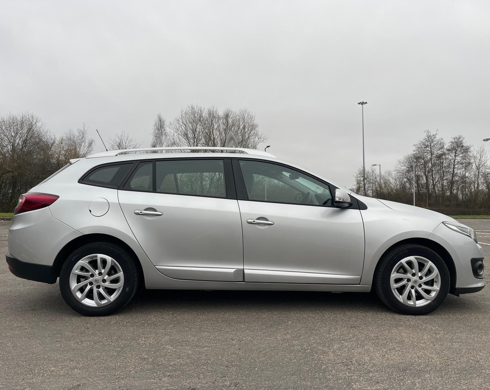 Renault Megane - Image 11