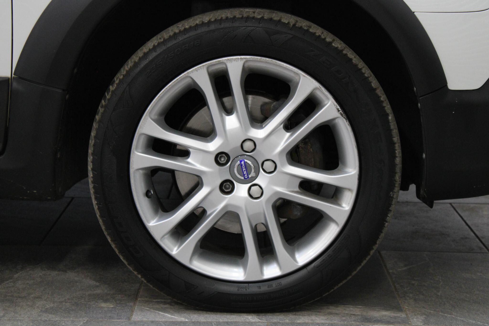 Volvo XC70 - Image 9