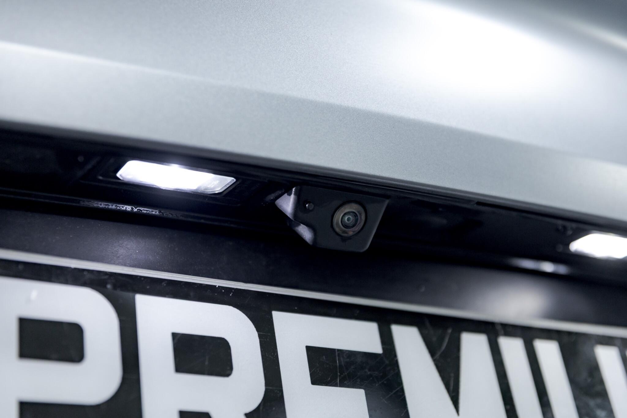 Jaguar I-Pace - Image 21