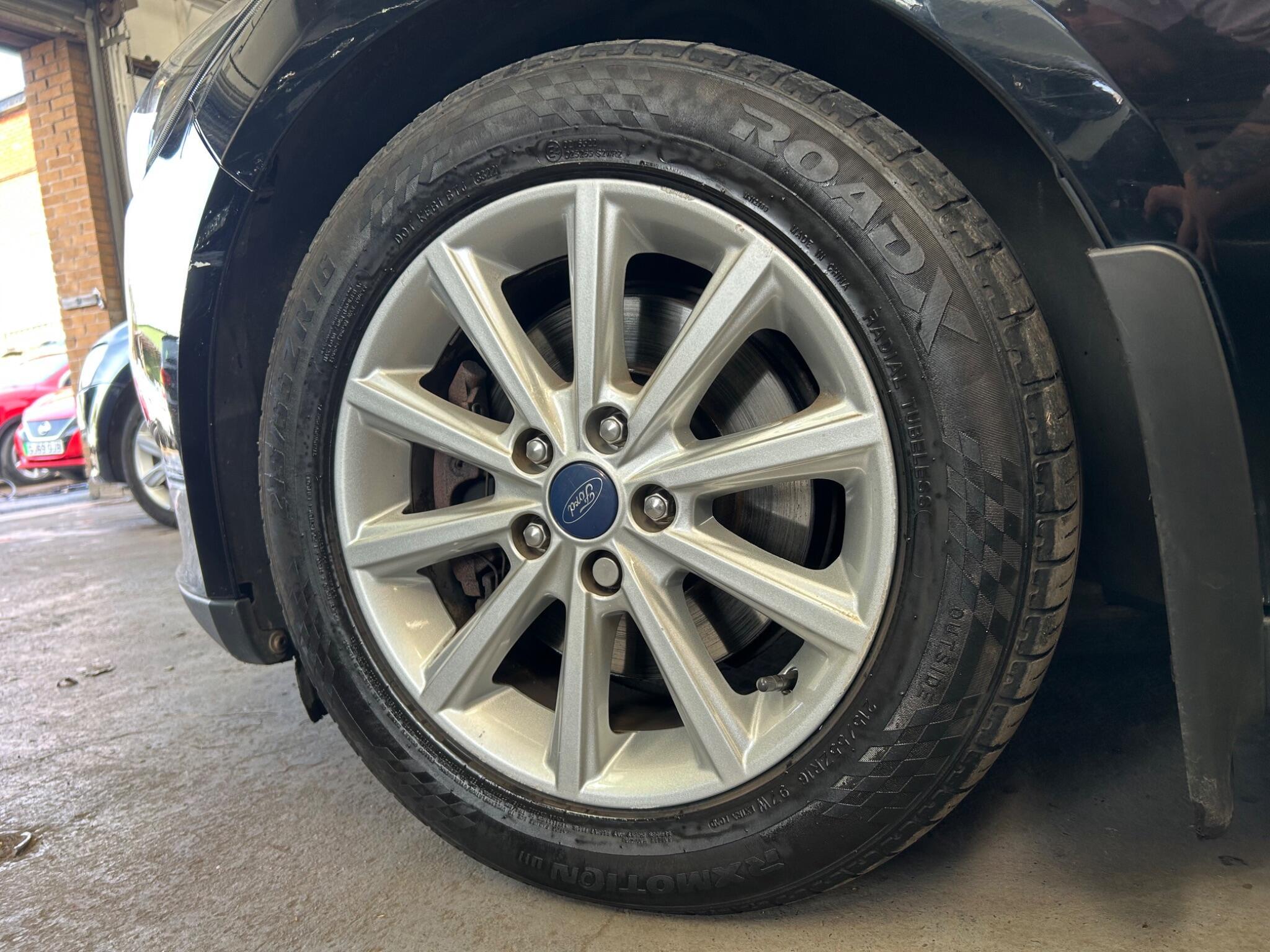 Ford Focus - Image 31