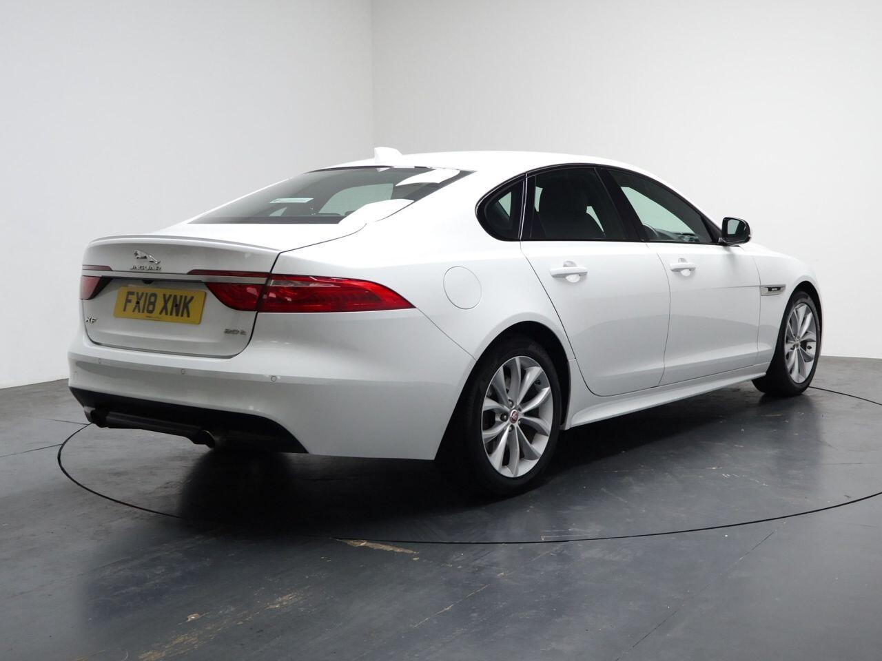 Jaguar XF - Image 12