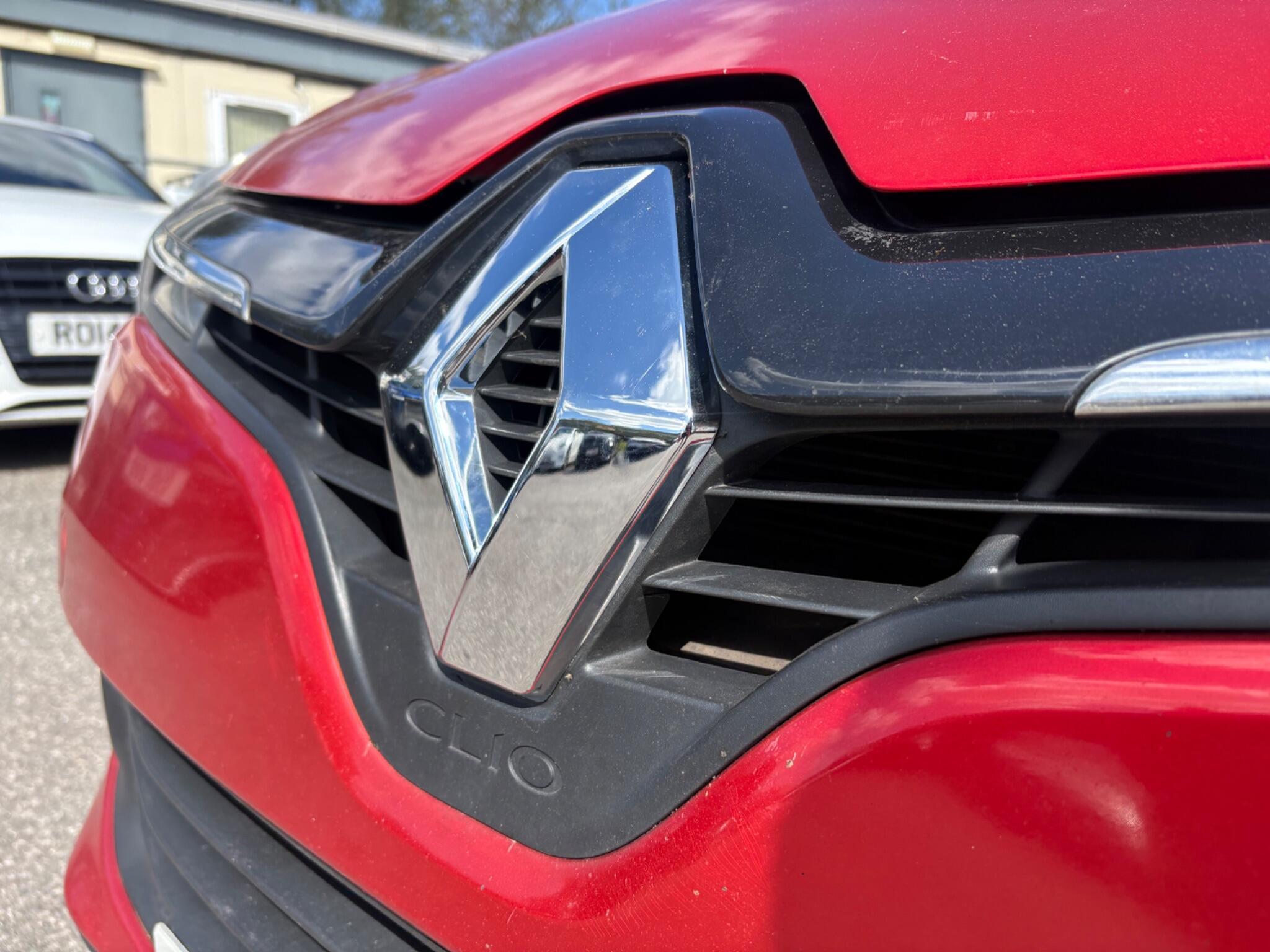 Renault Clio - Image 10