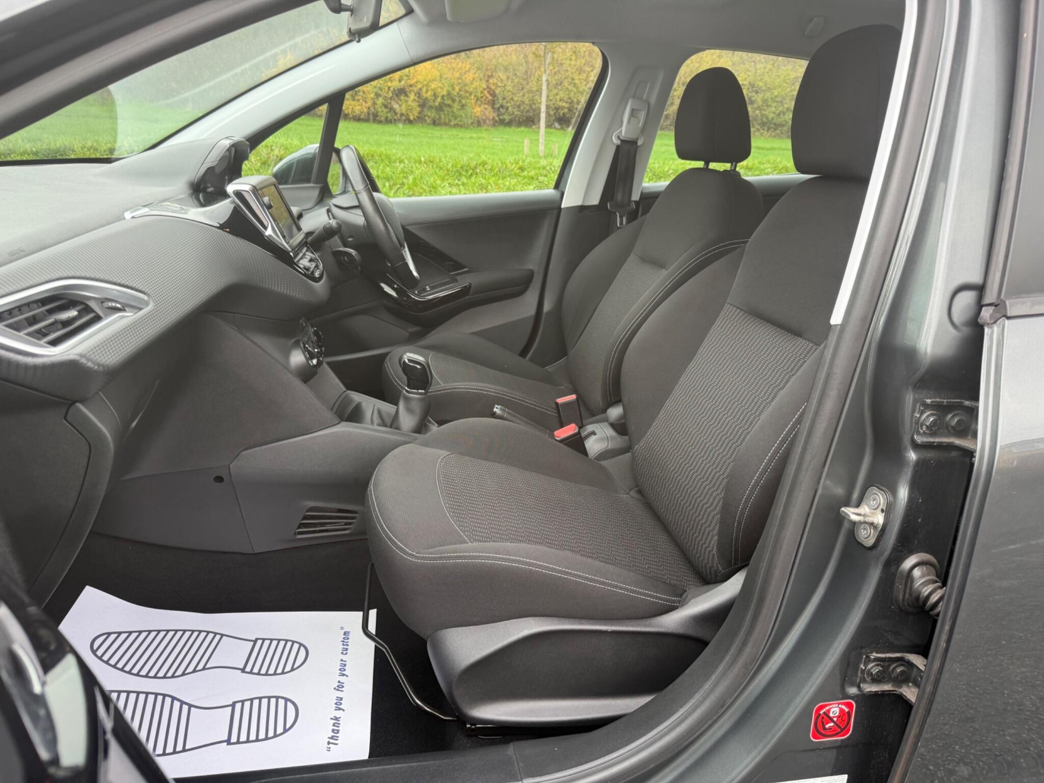 Peugeot 208 - Image 10