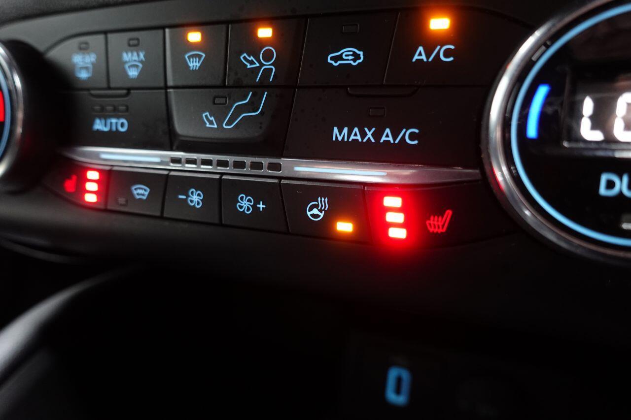 Ford Focus - Image 34