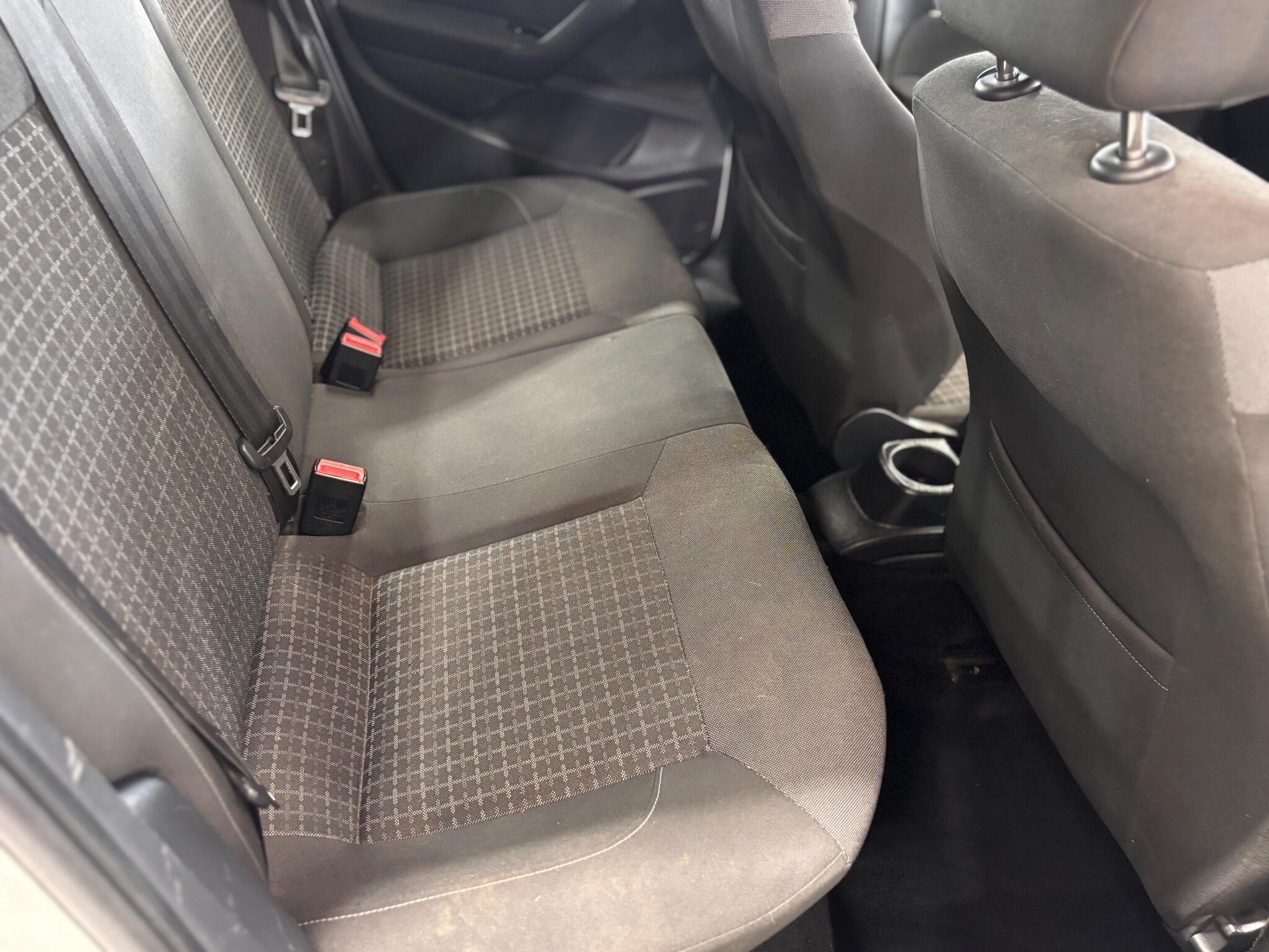 Volkswagen Polo - Image 23