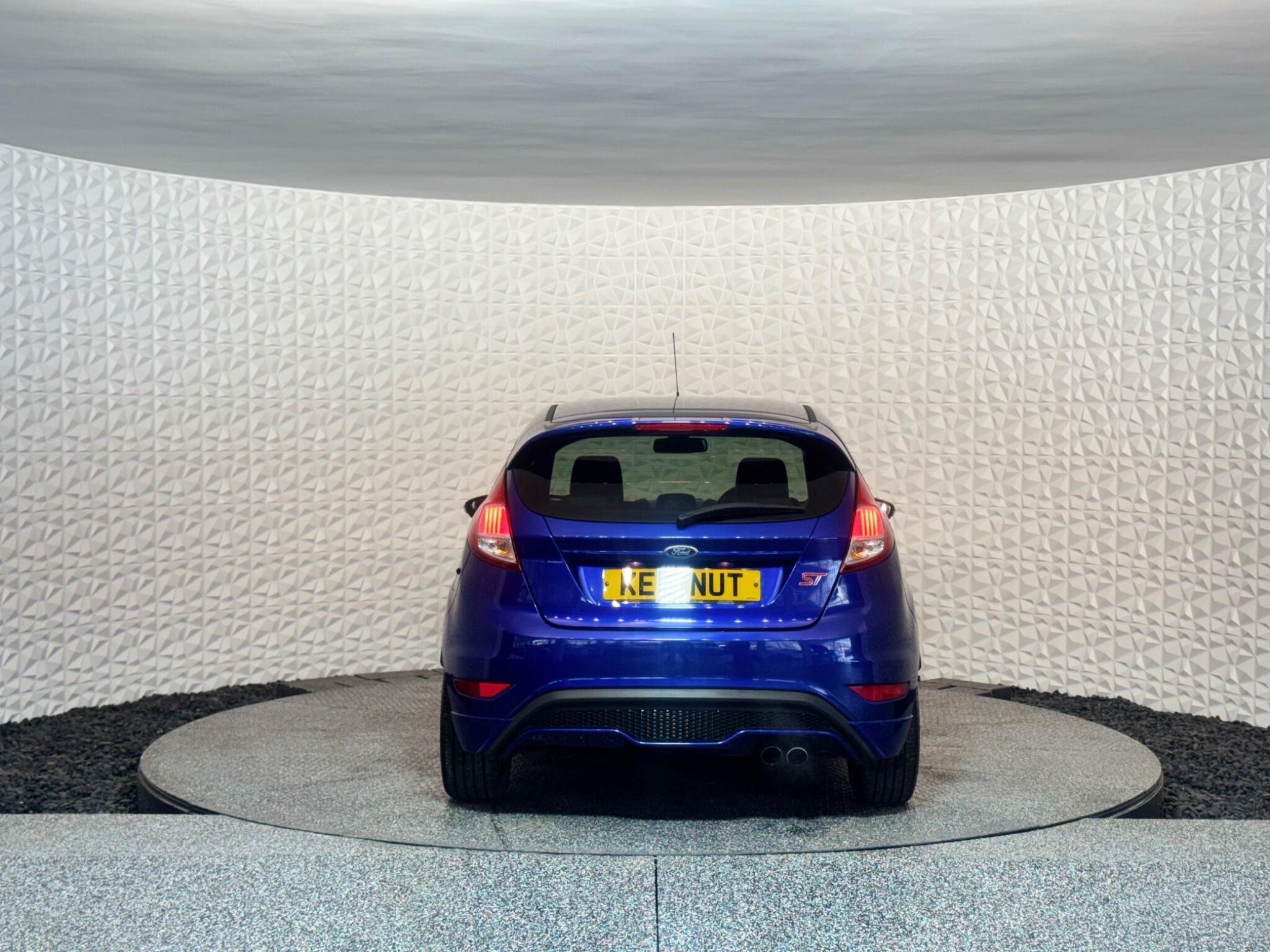 Ford Fiesta - Image 12
