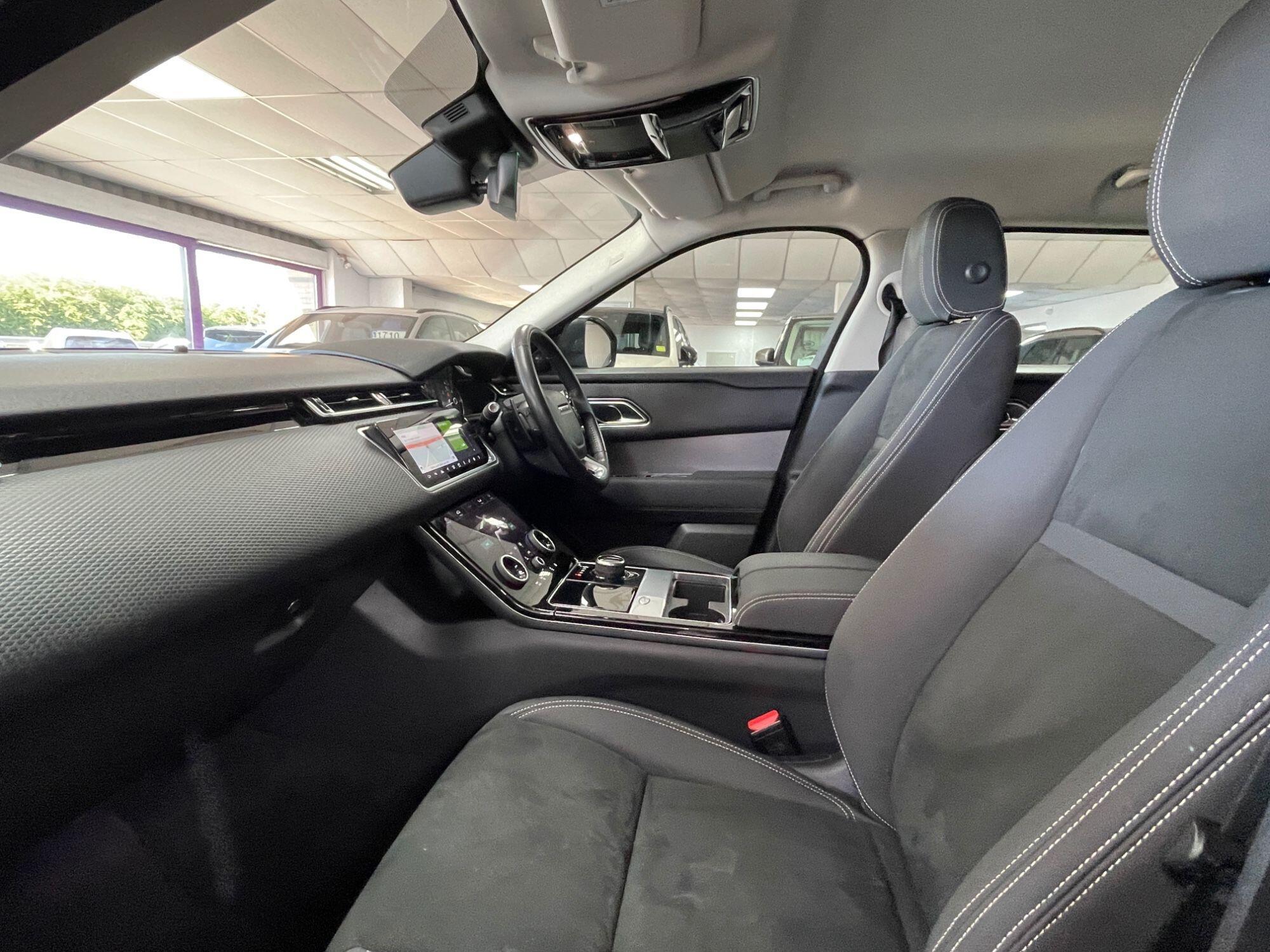 Land Rover Range Rover Velar - Image 31