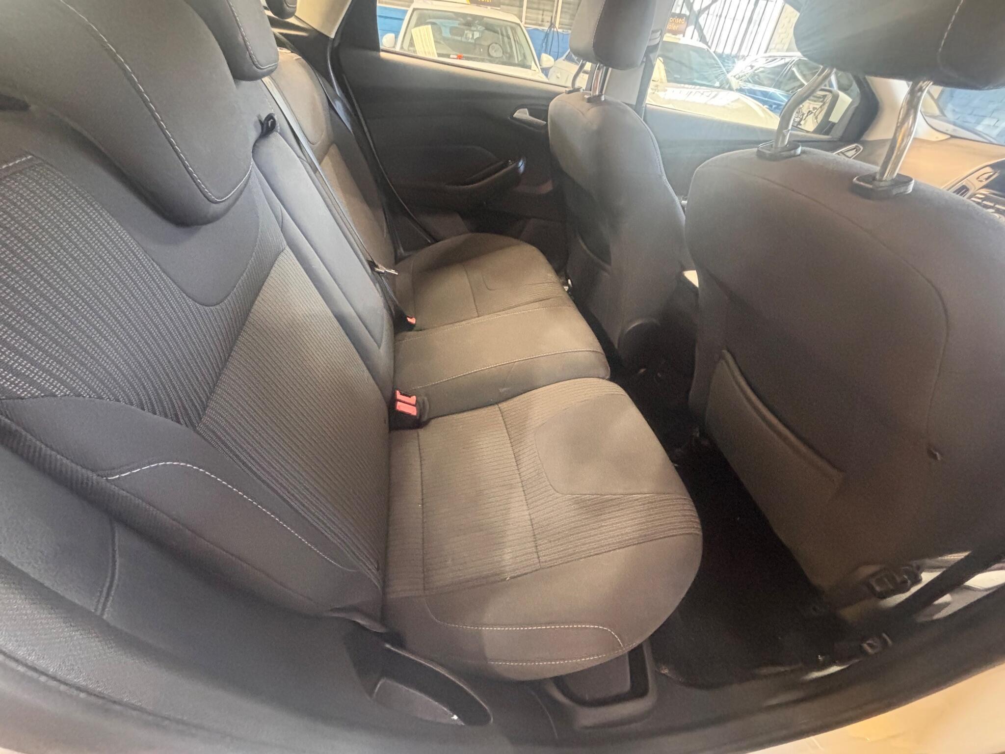 Ford Focus - Image 22