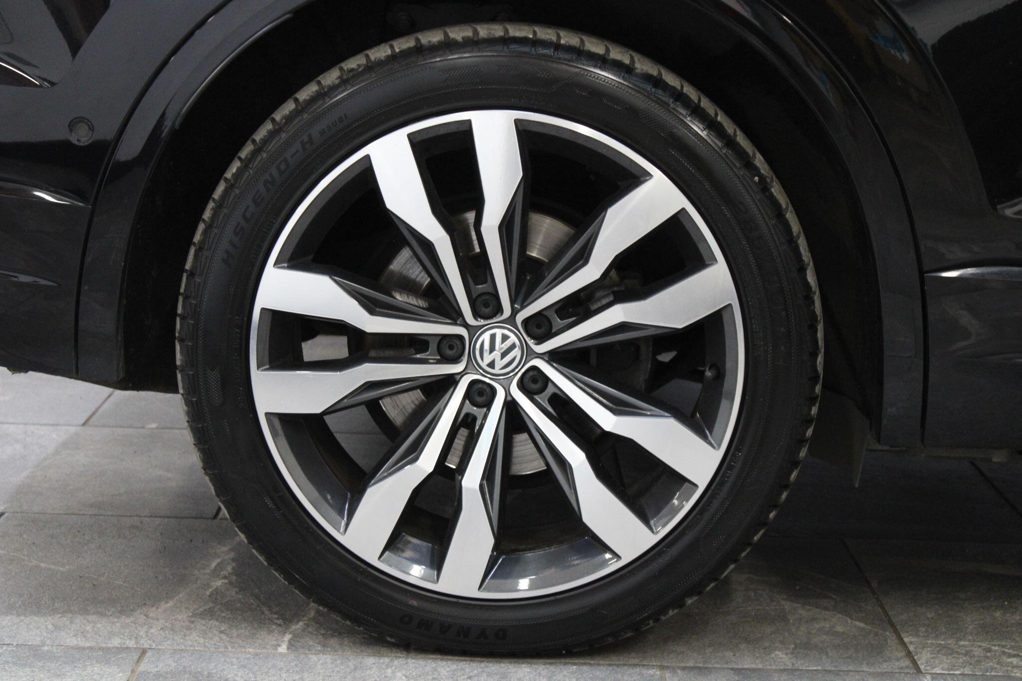 Volkswagen Touareg - Image 10