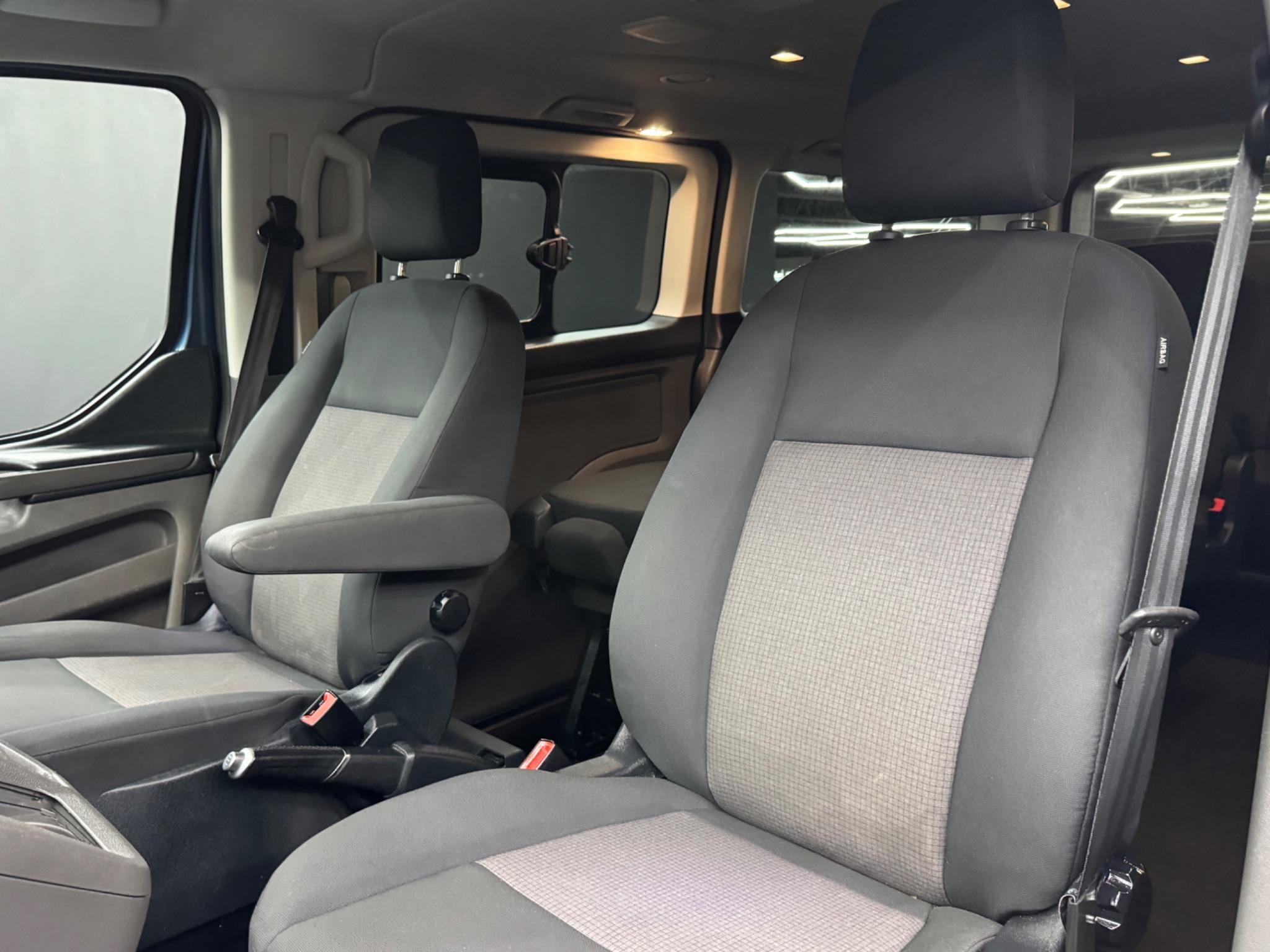 Ford TOURNEO CUSTOM - Image 14