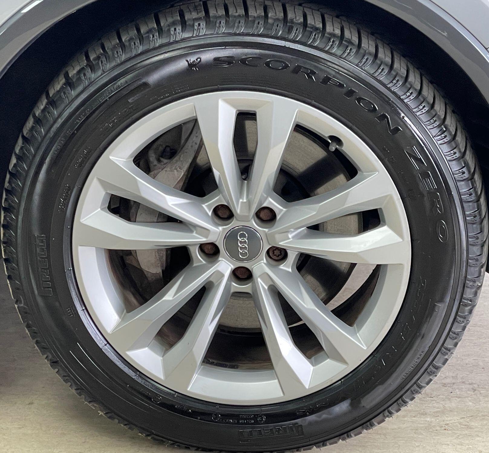 Audi Q7 - Image 15