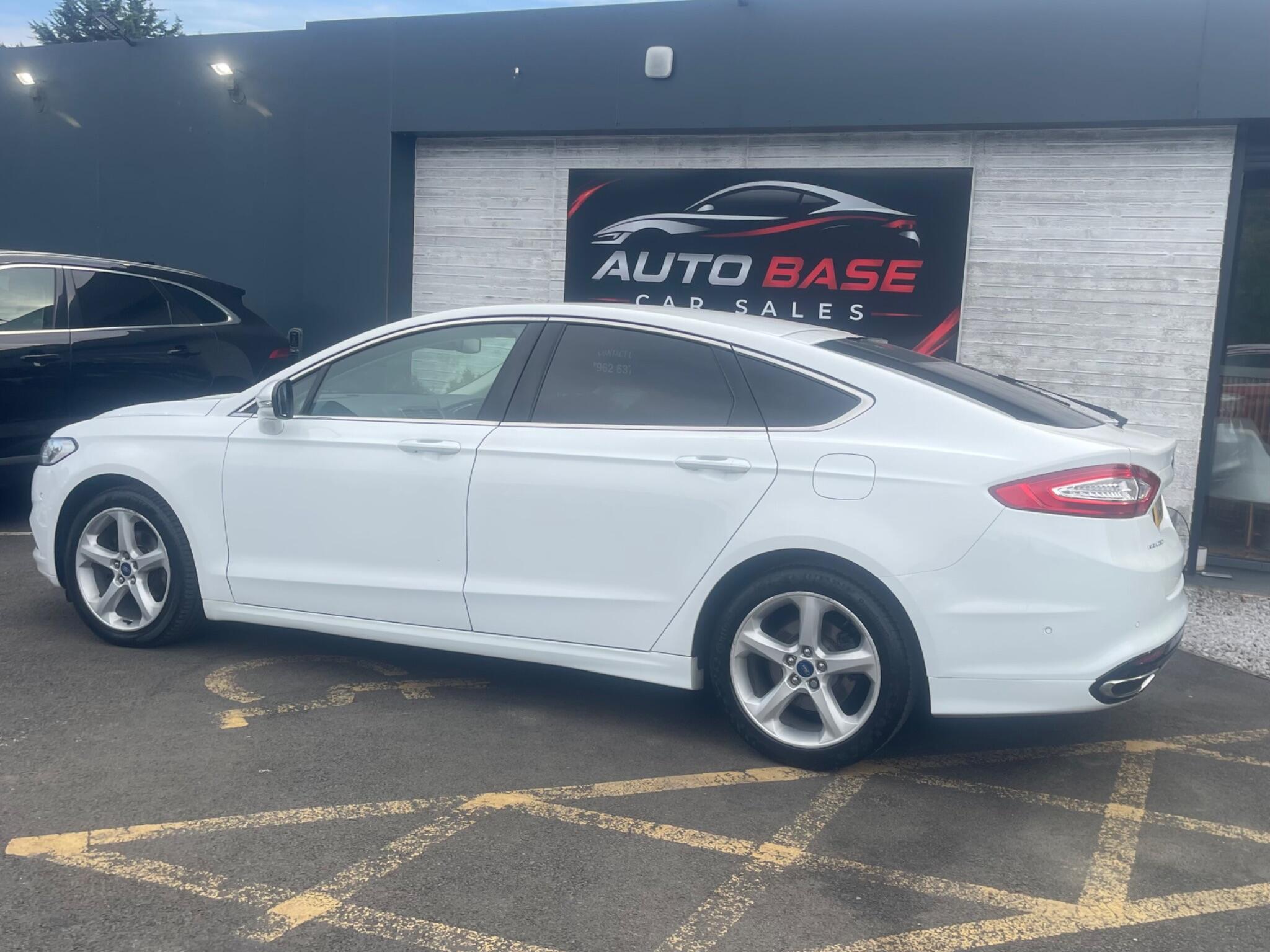Ford Mondeo - Image 12